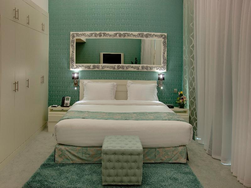 Boutique 7 And