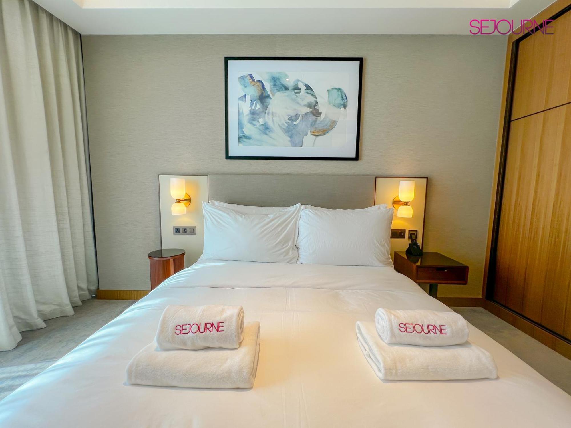 #25 High End 2br In The Address Opera Apartment Dubai