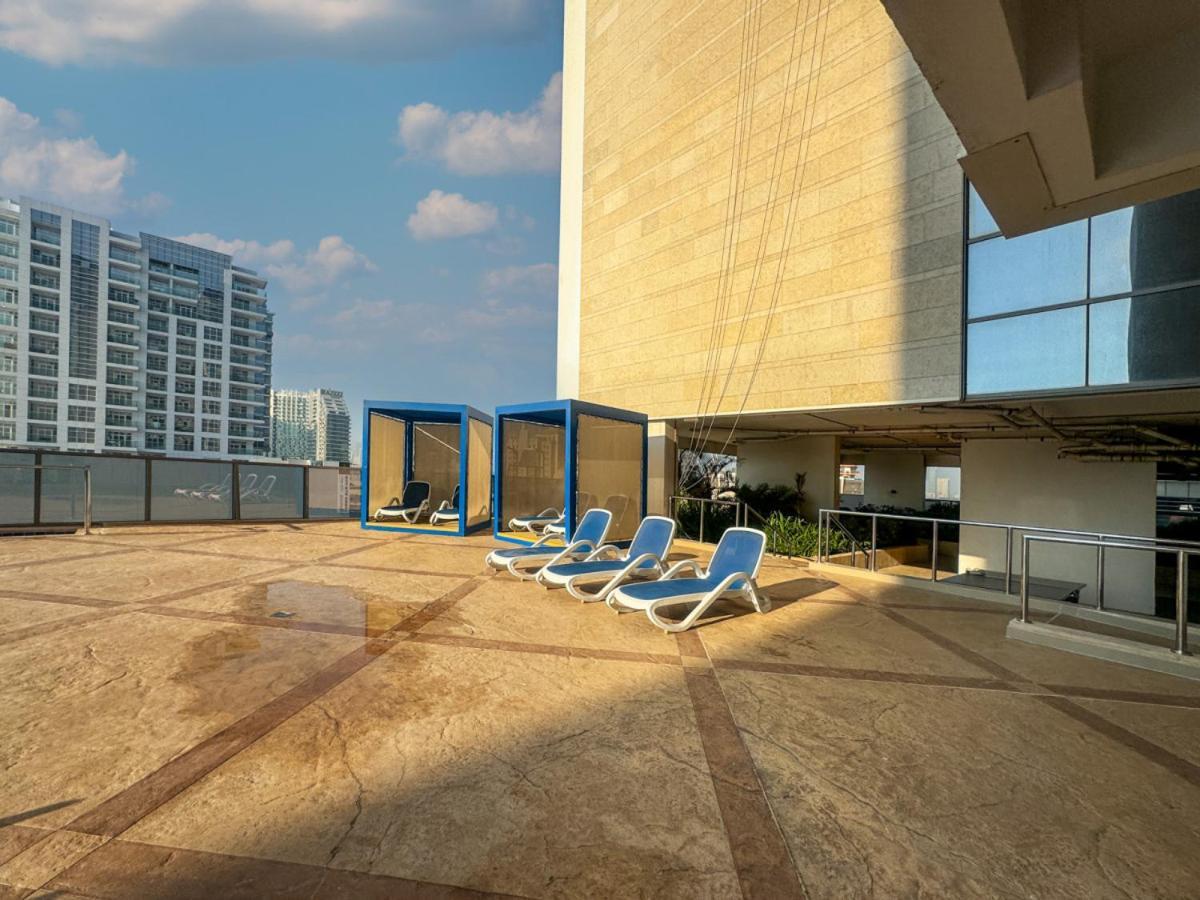 Chic 1 Bed Getaway In Al Jaddaf Easy Access Apartment Dubai