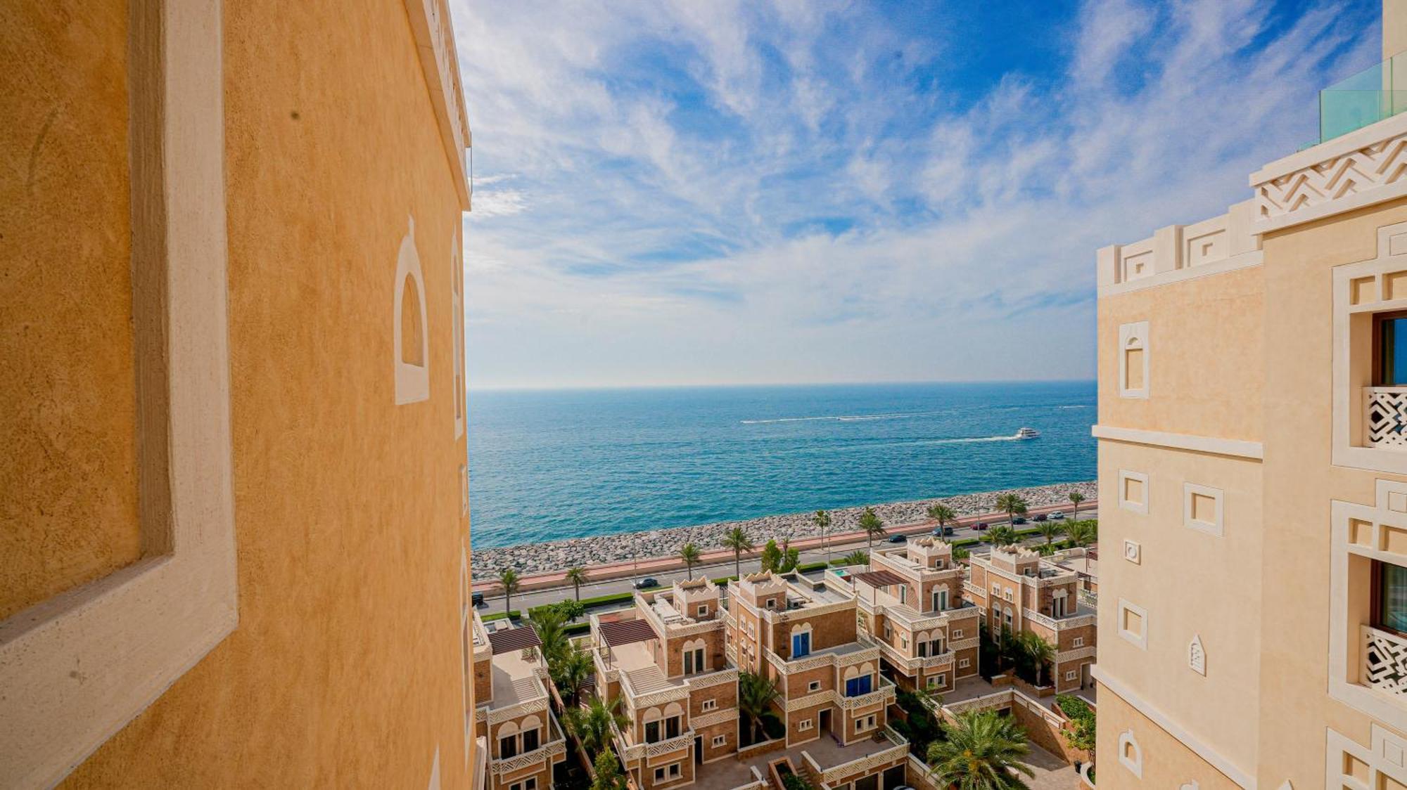 Stunning Infinite Sea View Three Bedroom Plus Maid's In Palm Jumeirah