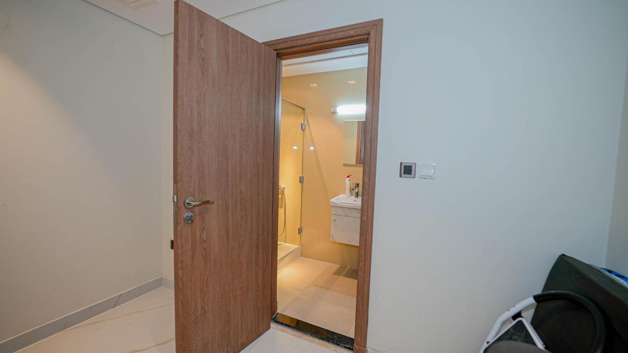 Stunning Infinite Sea View Three Bedroom Plus Maid's In Palm Jumeirah Apartment *