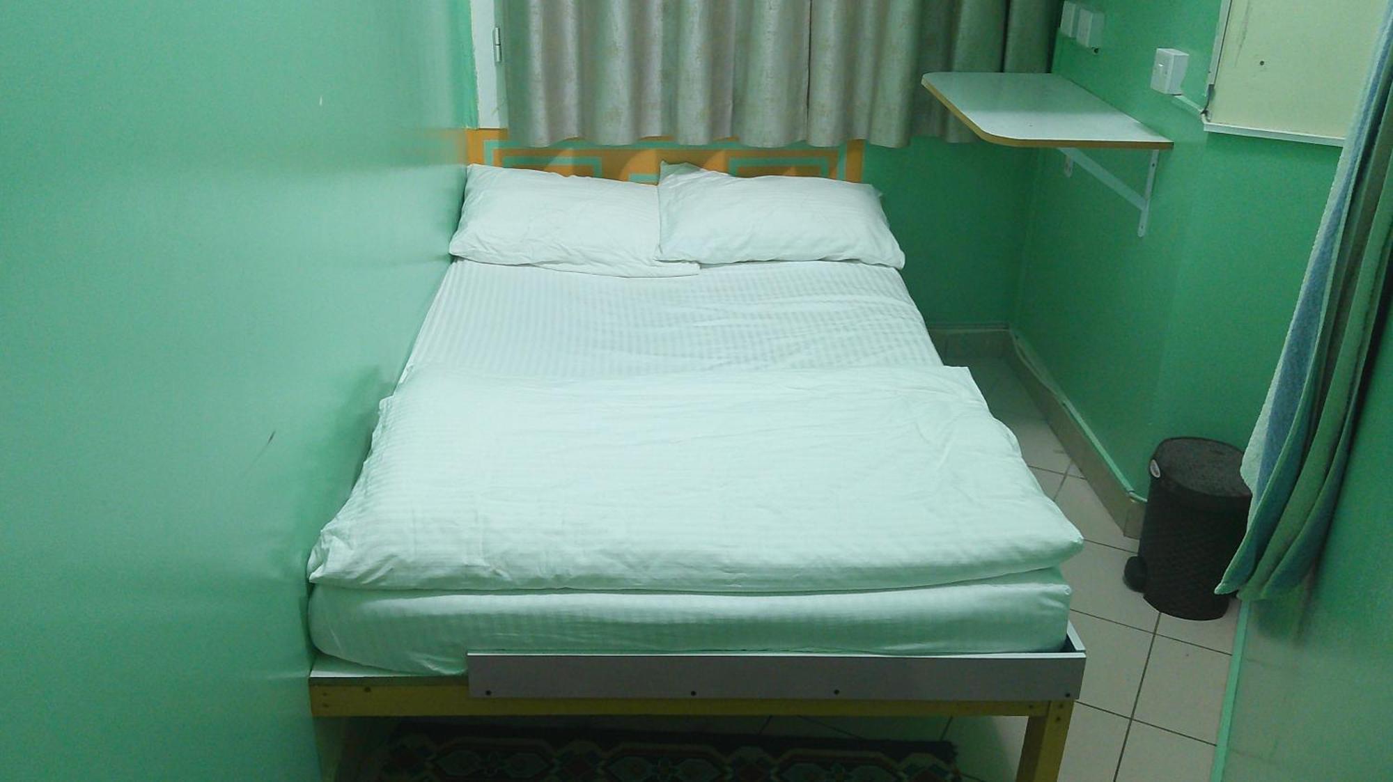 Ruby Star Budget With Shared Washroom Access G06 Inn *
