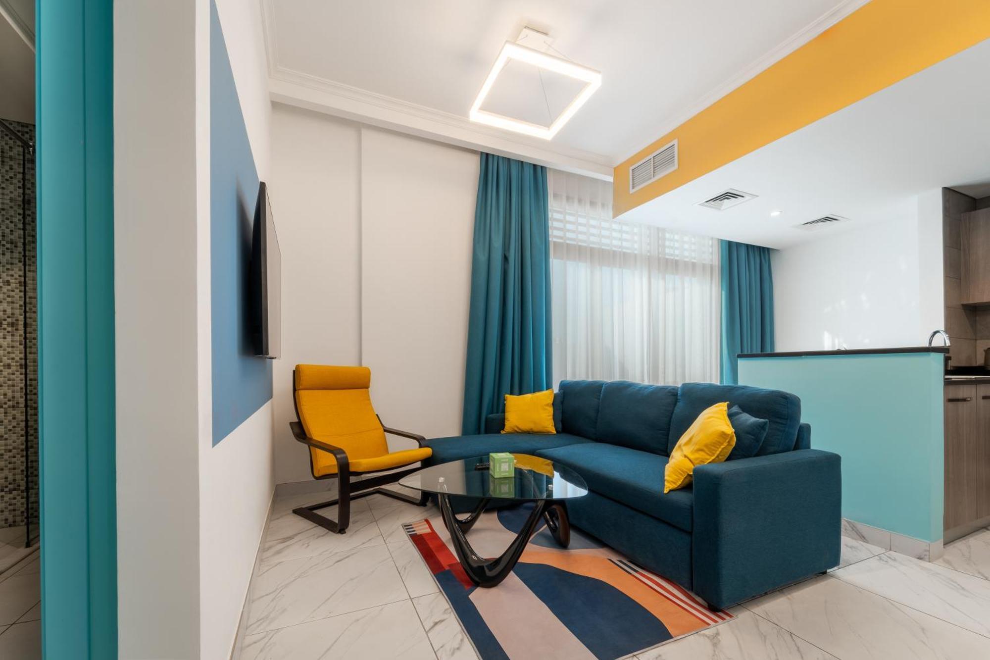 Izzzi Life Mint Aparthotel Dubai