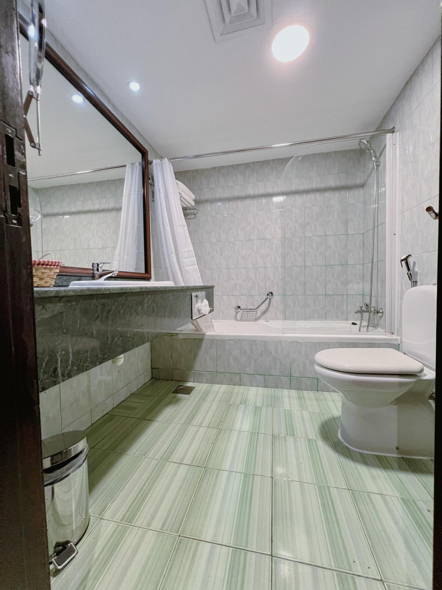 Claridge Hotel 3*