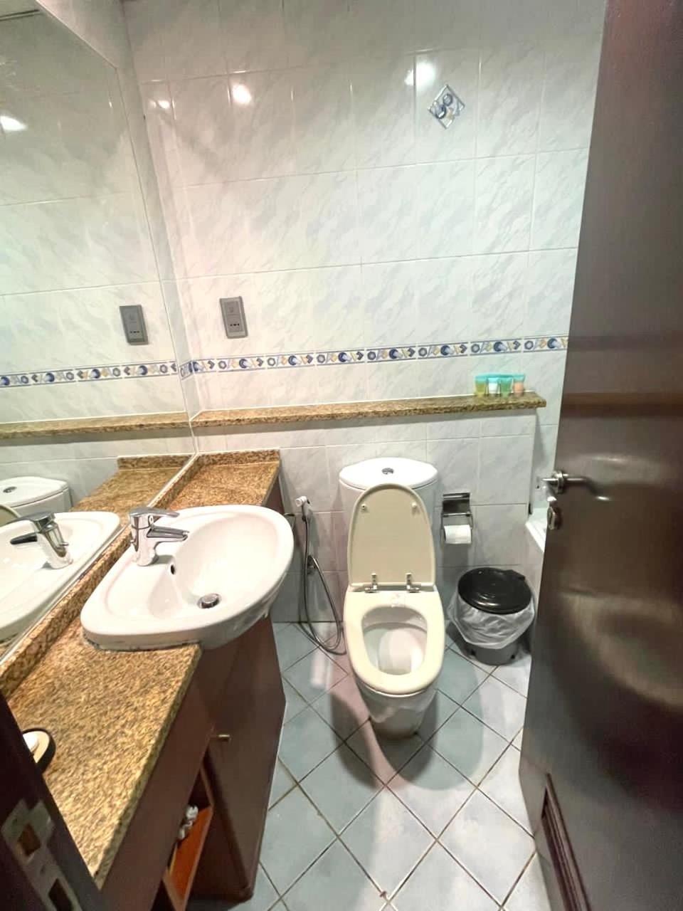 Apartment Ultimate Luxury Apt Near Metro!