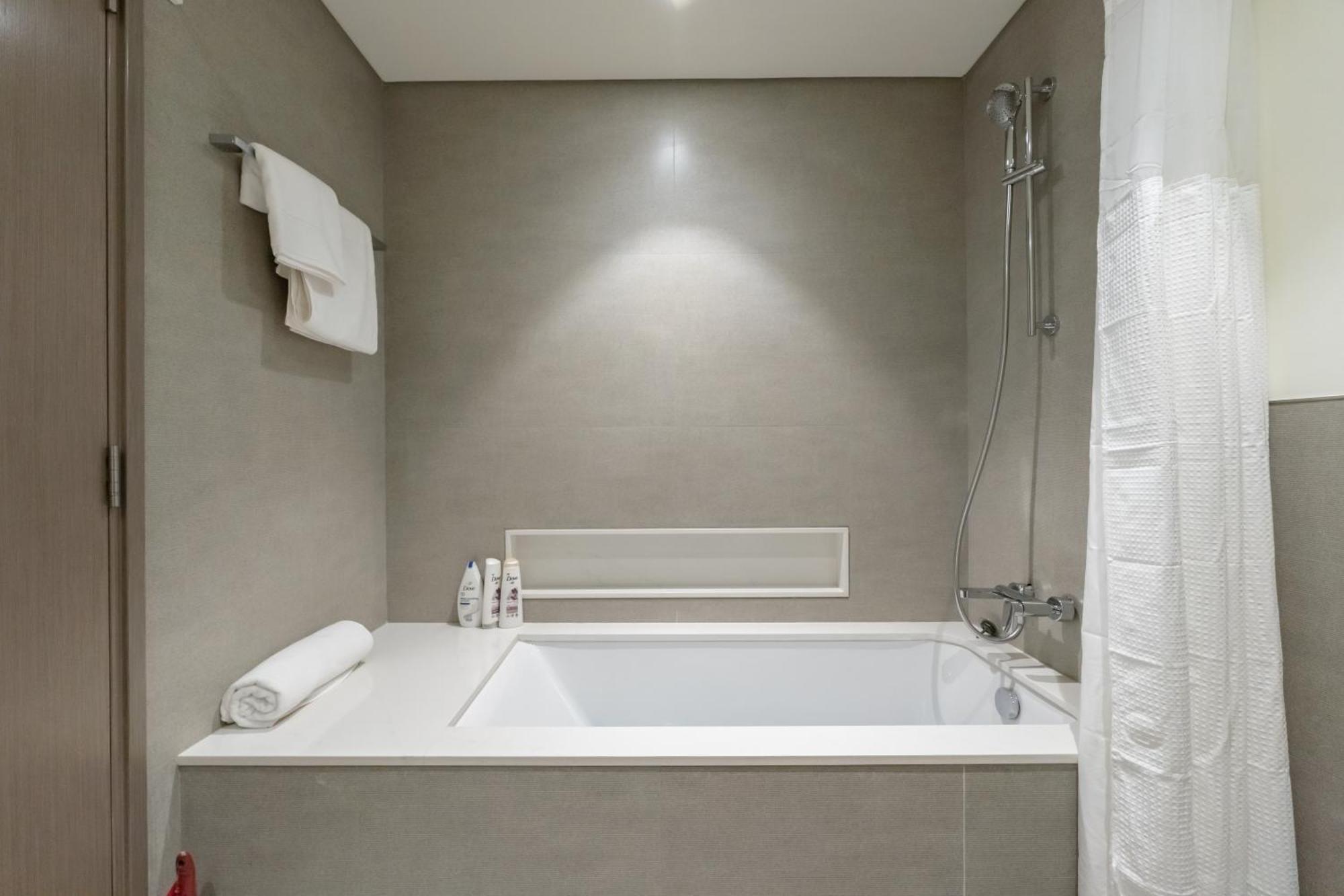 Apartment One Lux Grande Signature Residences