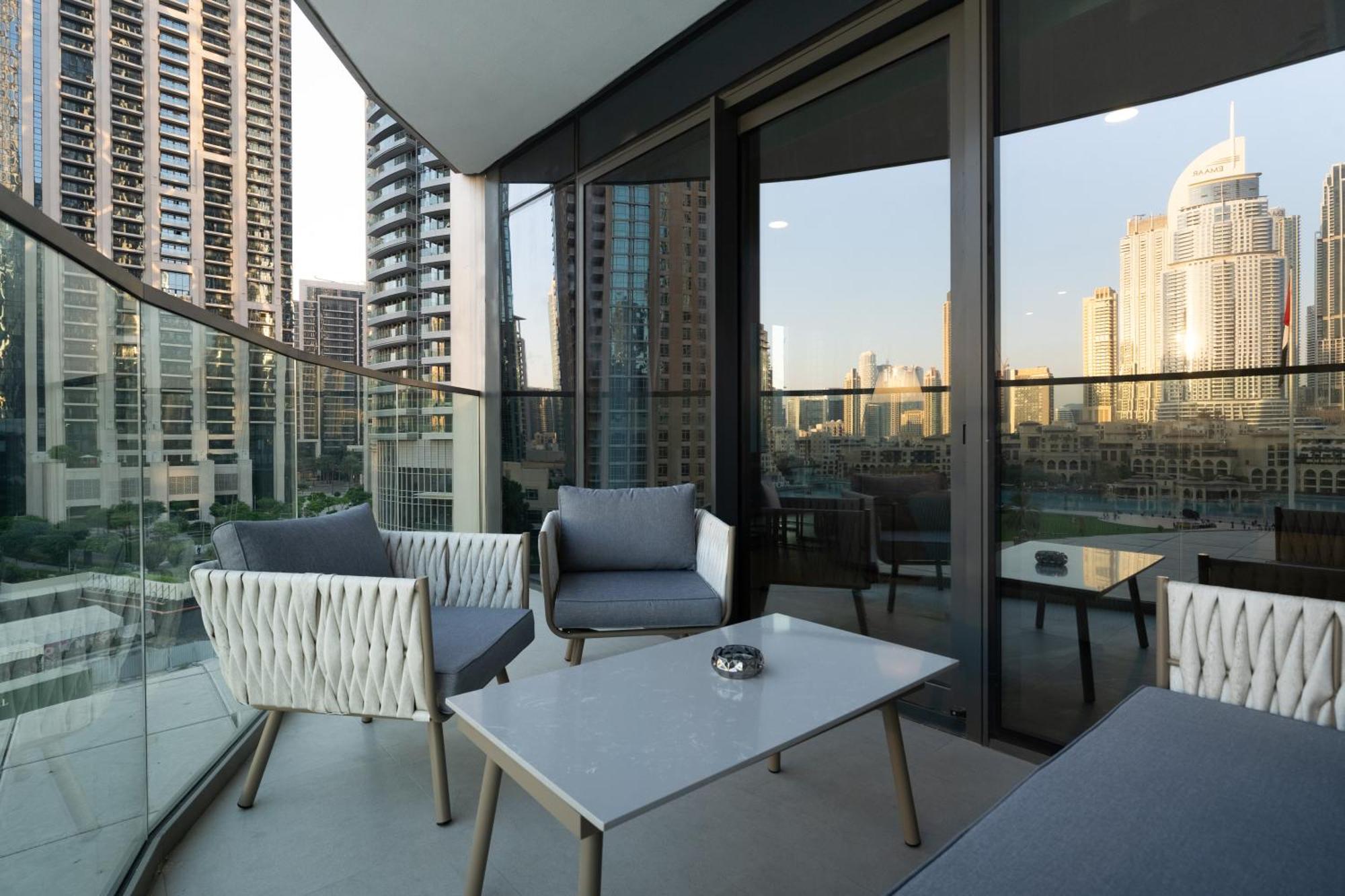 One Lux Grande Signature Residences Apartment *