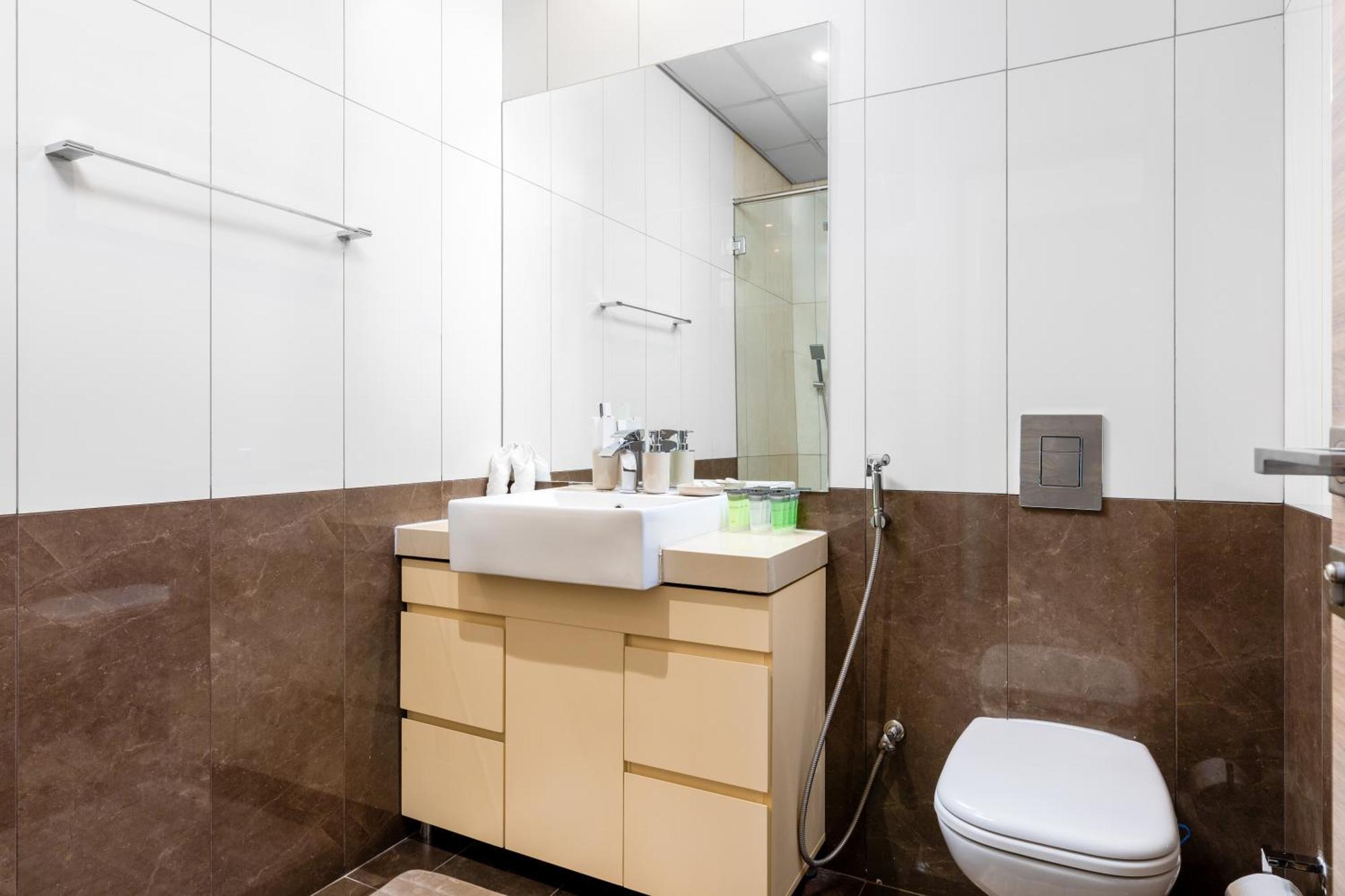 Waves - Elegant 1br Near Metro & Creek Harbour Apartment Dubai