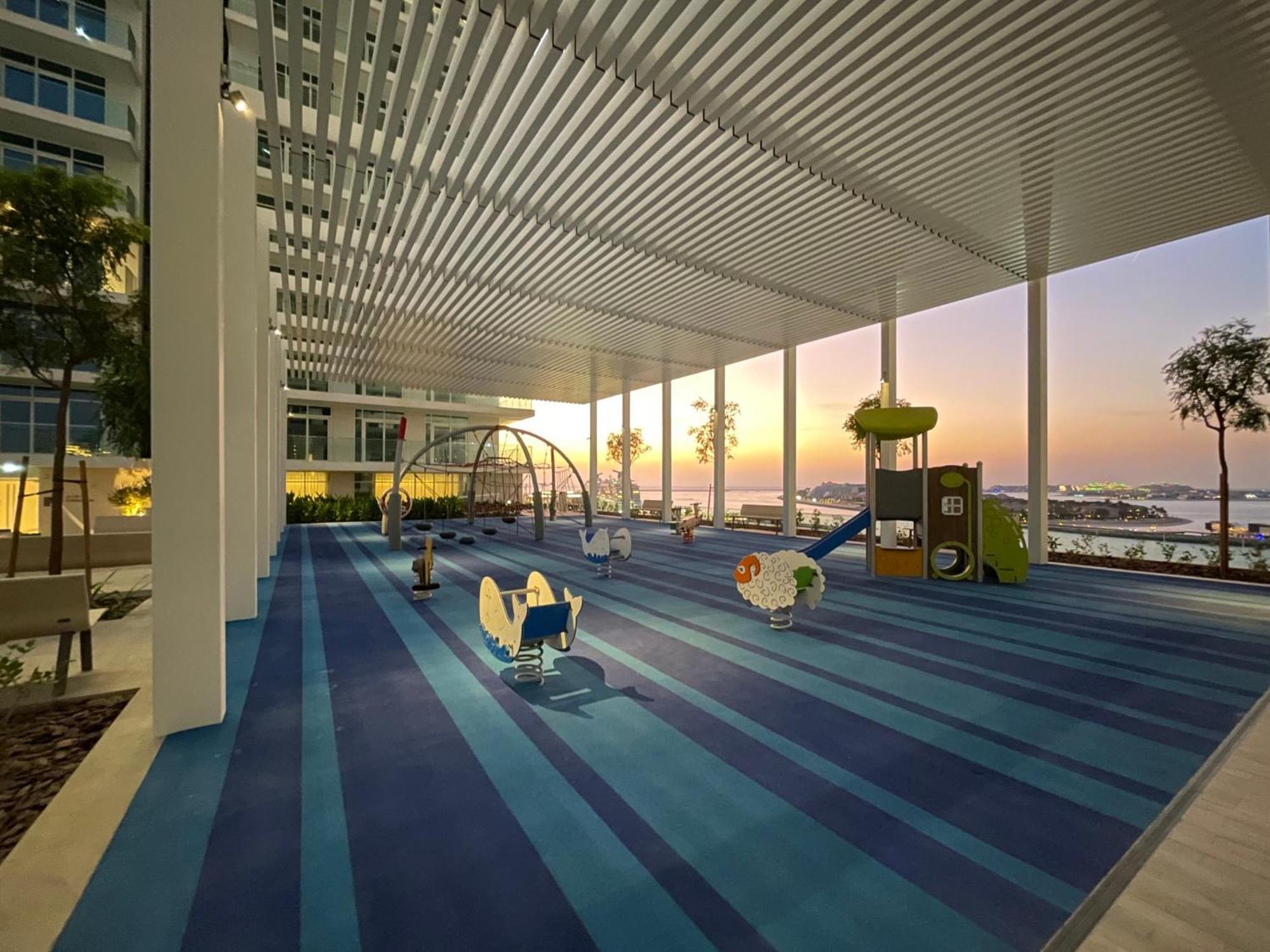 Waterside1br In Sunrise Bay With Partial Sea View Apartment *