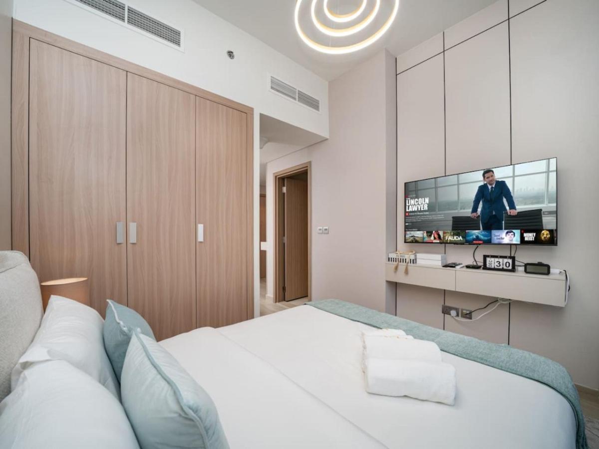Elegant In Azizi Riviera With Luxury Amenities