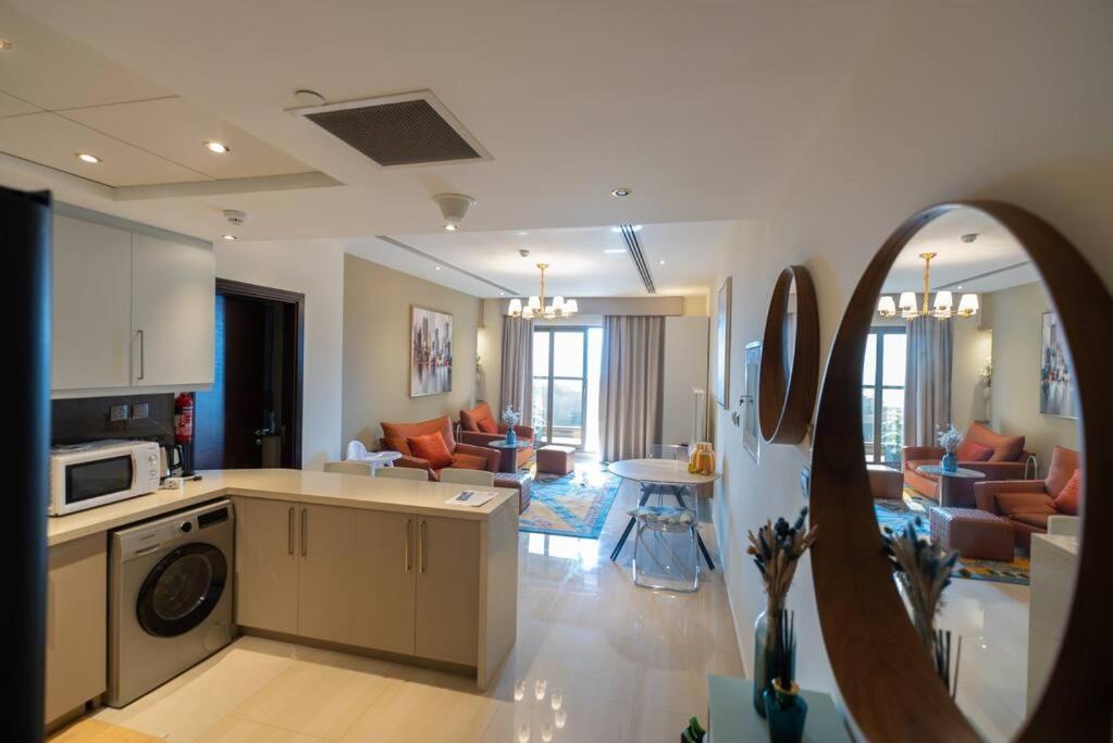 Spacious 1 Bed Huge Balcony Downtown Burj Khalifa Dubai