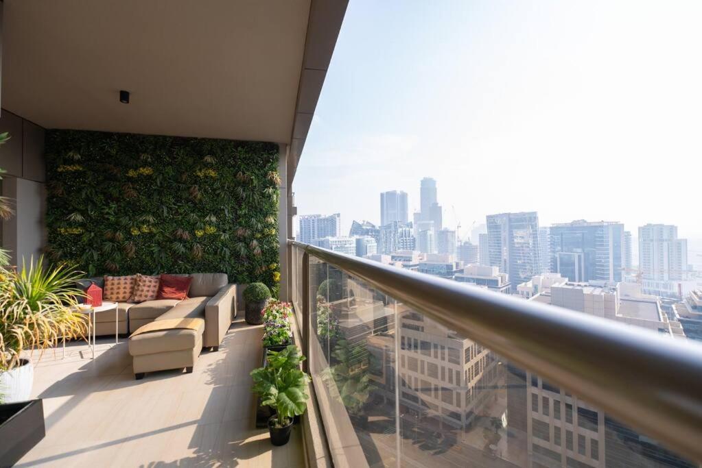 Spacious 1 Bed Huge Balcony Downtown Burj Khalifa