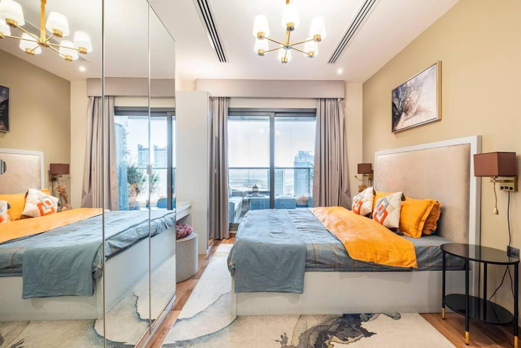 Spacious 1 Bed Huge Balcony Downtown Burj Khalifa Dubai