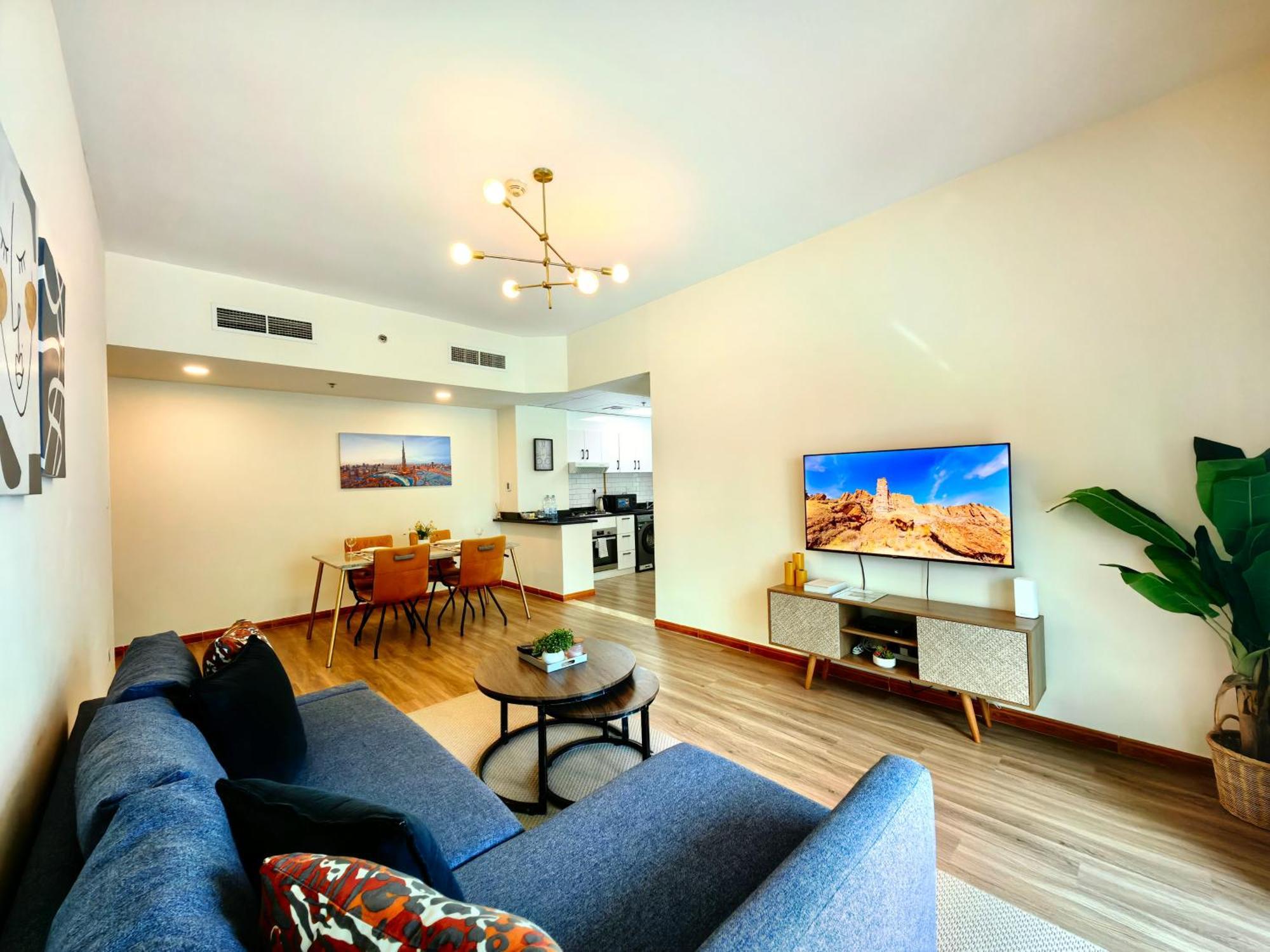 1 Bedroom Renovated In Marina Diamond 3 Close To Tram And Metro Apartment