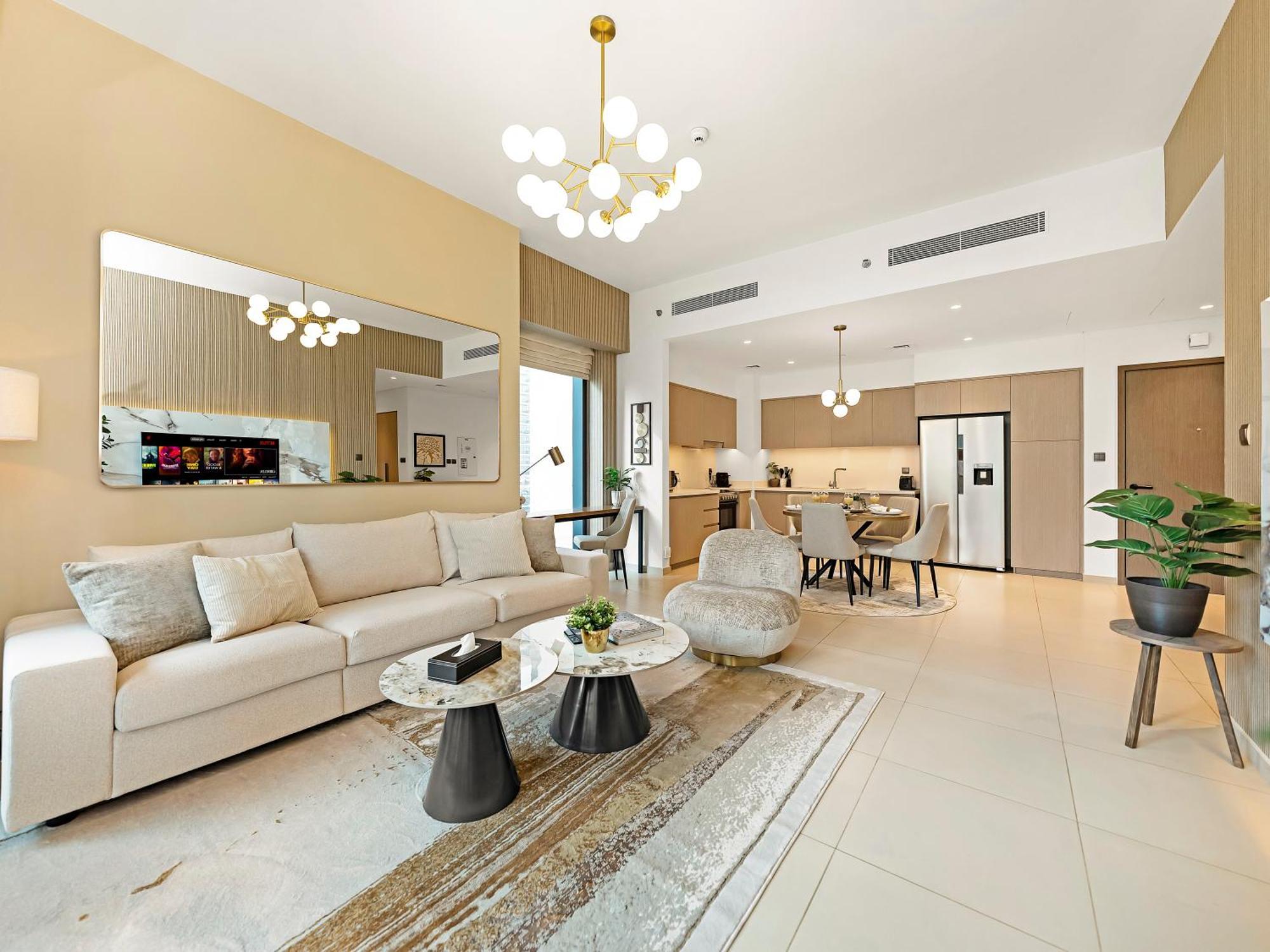 Luxurious & Spacious 2br L Burj & Fountain Views L Walk To Mall L Pool L Gym *