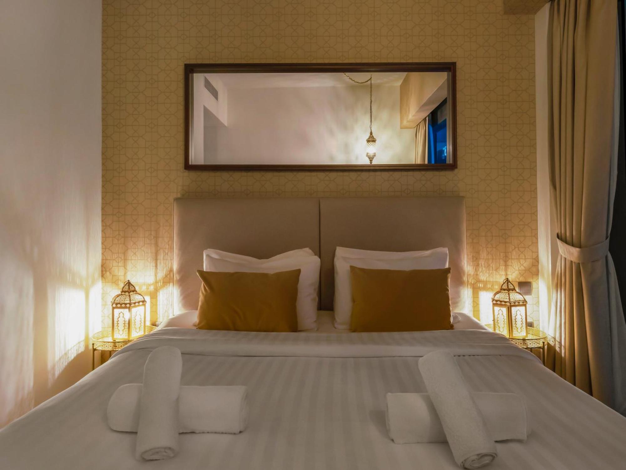 Luxurious & Spacious 2br L Burj & Fountain Views L Walk To Mall L Pool L Gym Apartment Dubai
