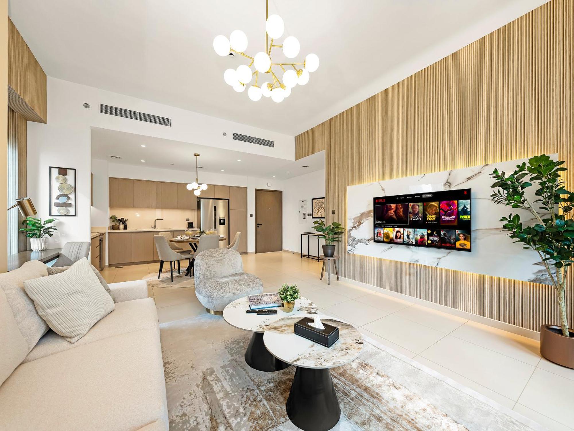 Luxurious & Spacious 2br L Burj & Fountain Views L Walk To Mall L Pool L Gym * Dubai