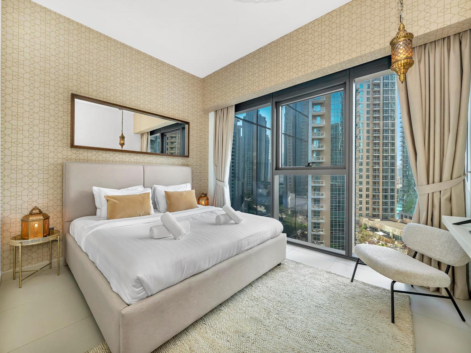 Luxurious & Spacious 2br L Burj & Fountain Views L Walk To Mall L Pool L Gym Apartment