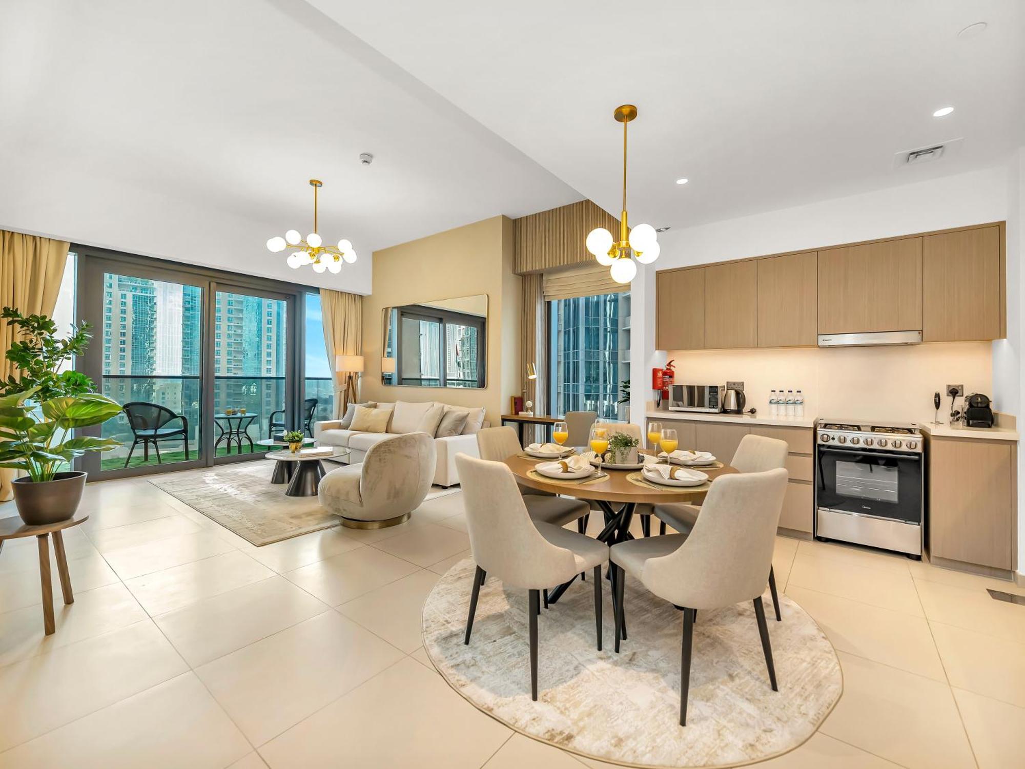 Luxurious & Spacious 2br L Burj & Fountain Views L Walk To Mall L Pool L Gym * Dubai