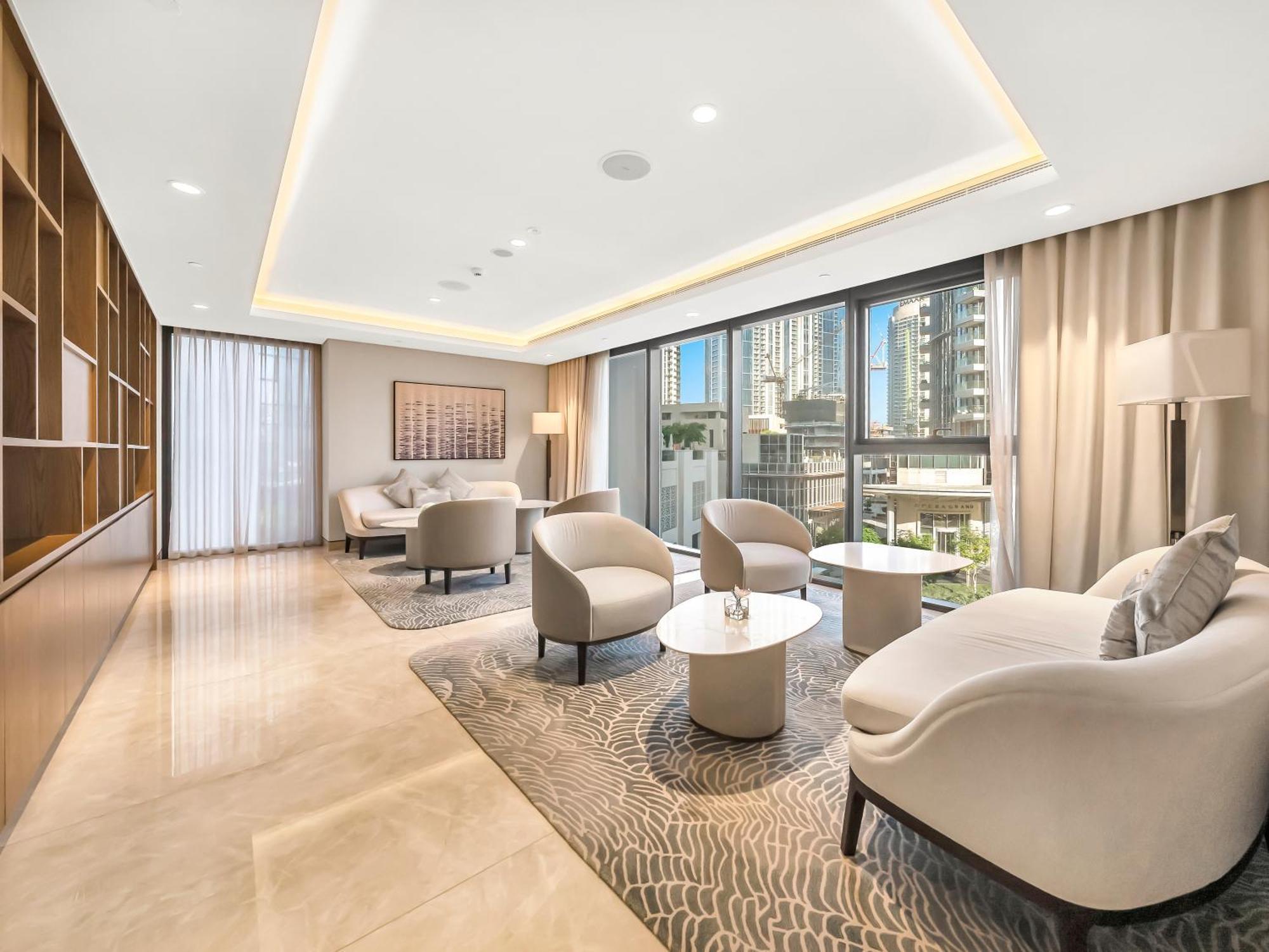 Luxurious & Spacious 2br L Burj & Fountain Views L Walk To Mall L Pool L Gym Dubai