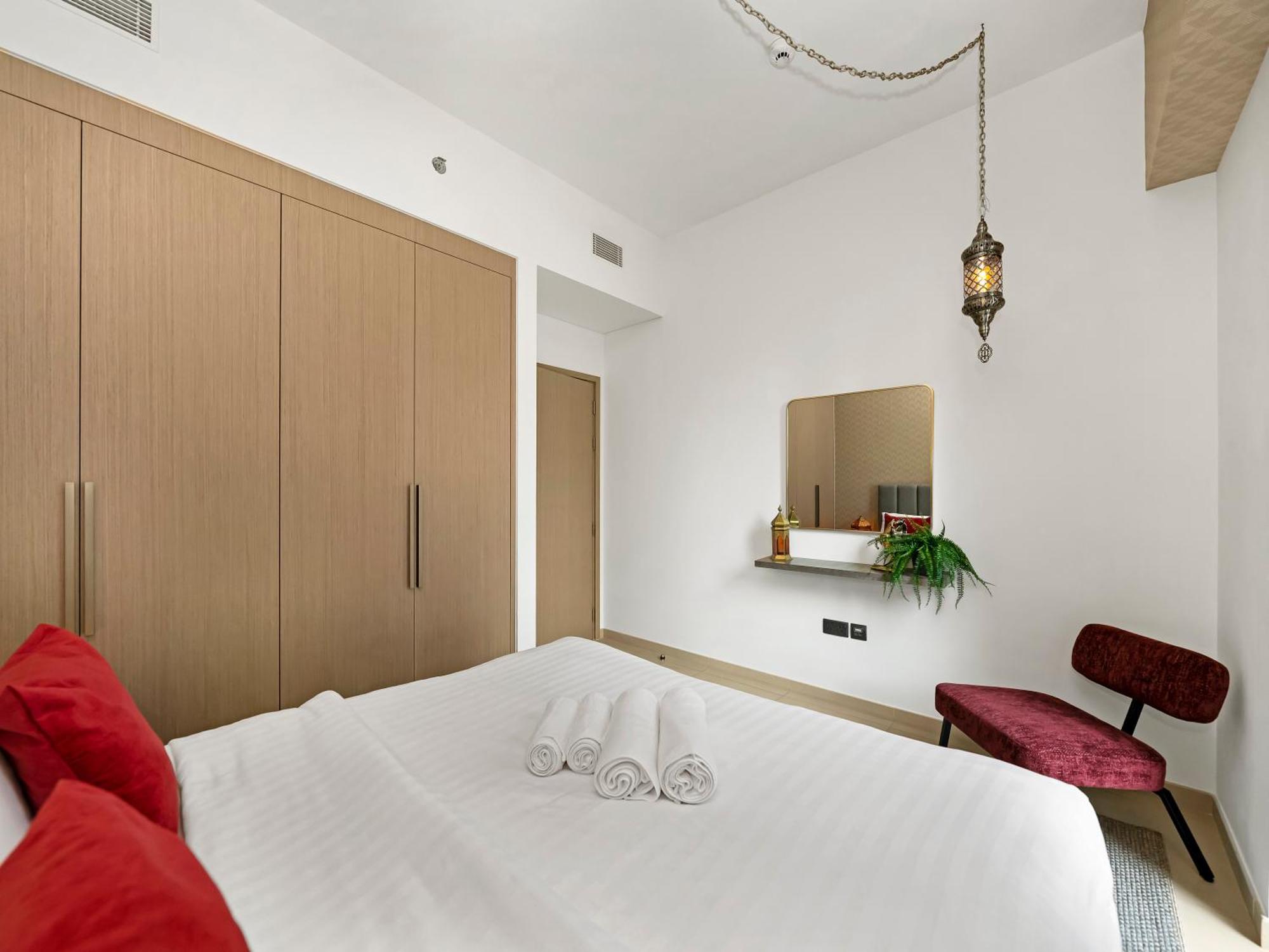 Luxurious & Spacious 2br L Burj & Fountain Views L Walk To Mall L Pool L Gym Apartment Dubai