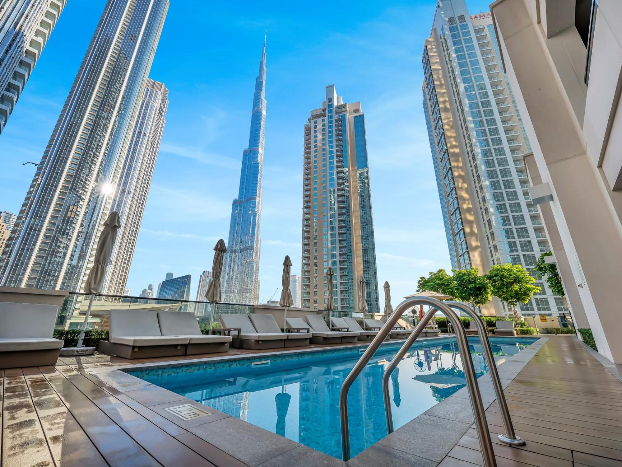 Luxurious & Spacious 2br L Burj & Fountain Views L Walk To Mall L Pool L Gym Apartment