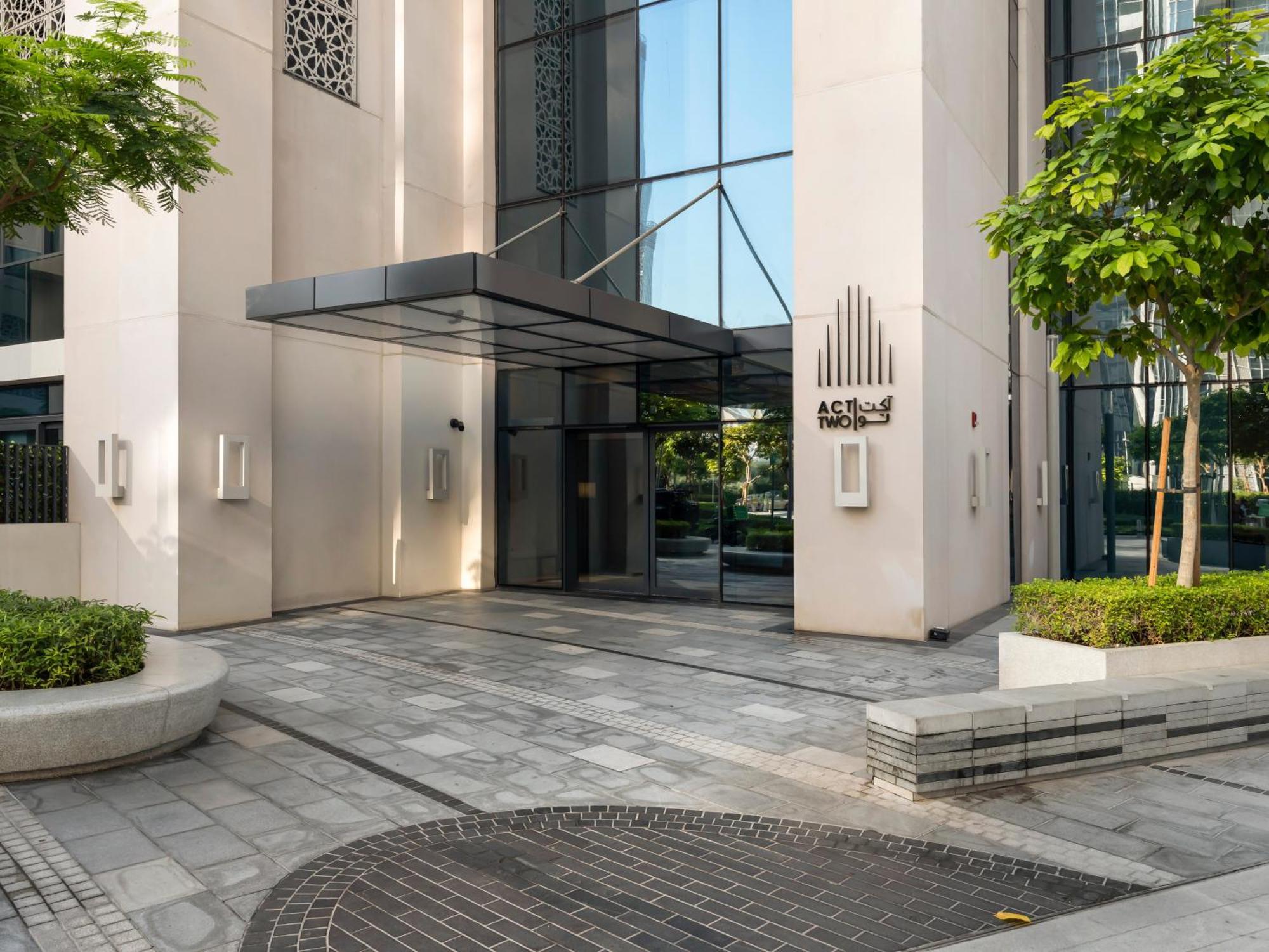 Luxurious & Spacious 2br L Burj & Fountain Views L Walk To Mall L Pool L Gym