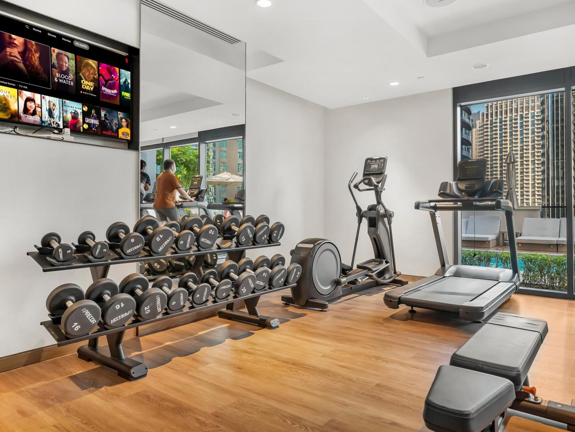 Luxurious & Spacious 2br L Burj & Fountain Views L Walk To Mall L Pool L Gym Apartment *