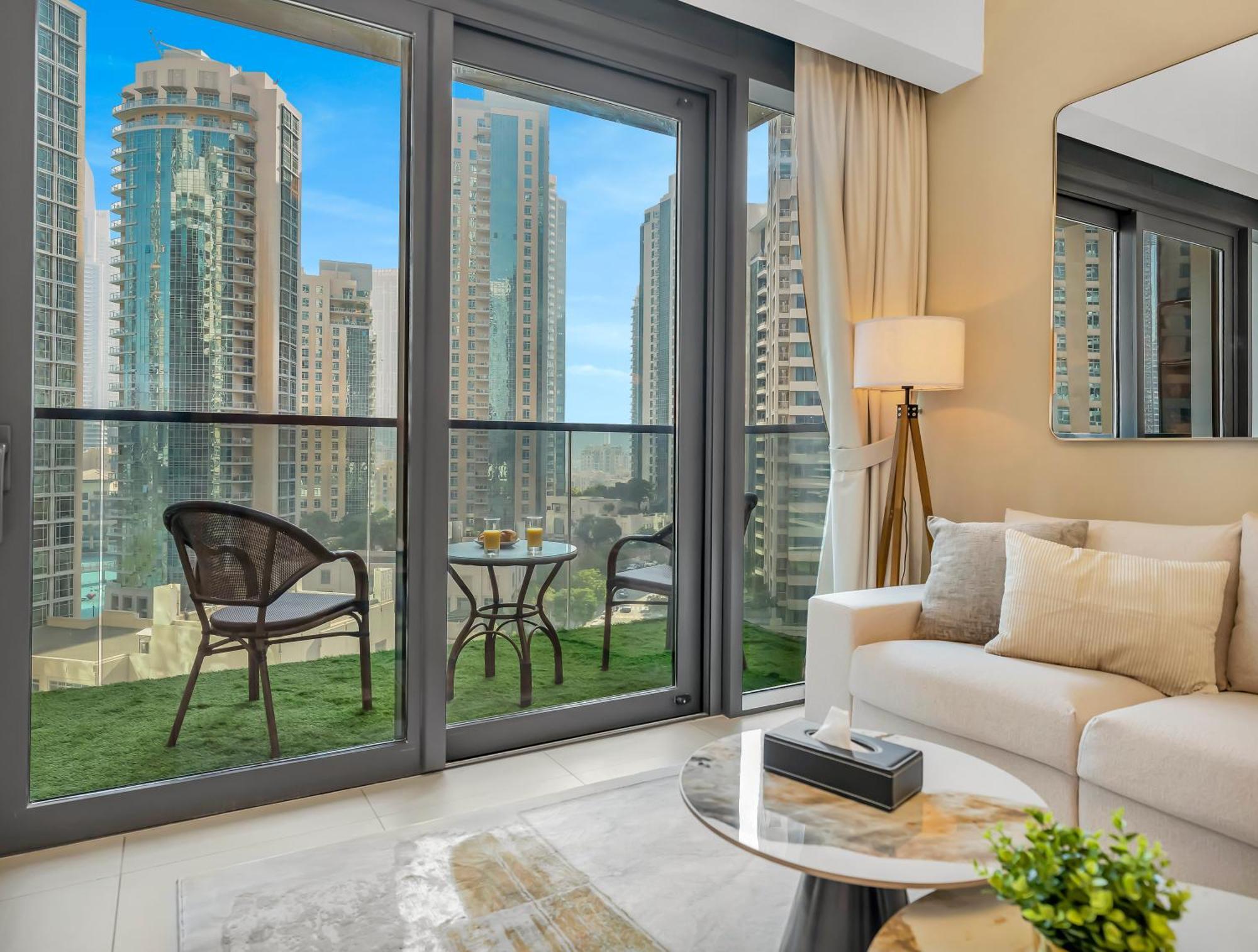 Luxurious & Spacious 2br L Burj & Fountain Views L Walk To Mall L Pool L Gym Dubai
