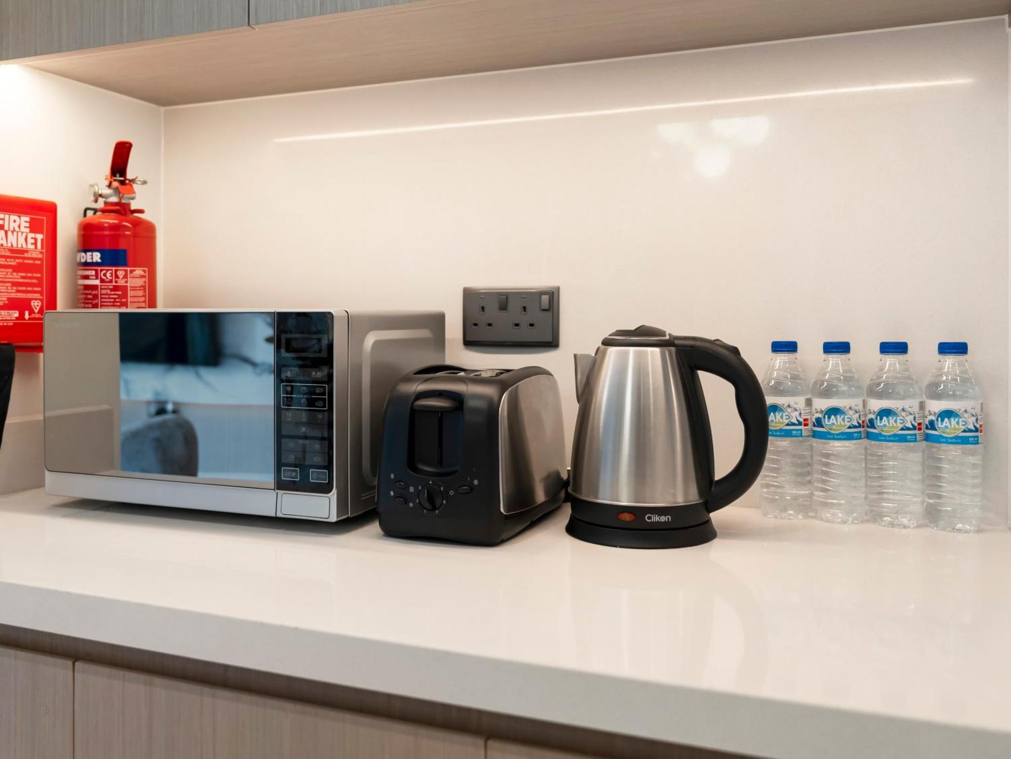 Luxurious & Spacious 2br L Burj & Fountain Views L Walk To Mall L Pool L Gym Dubai
