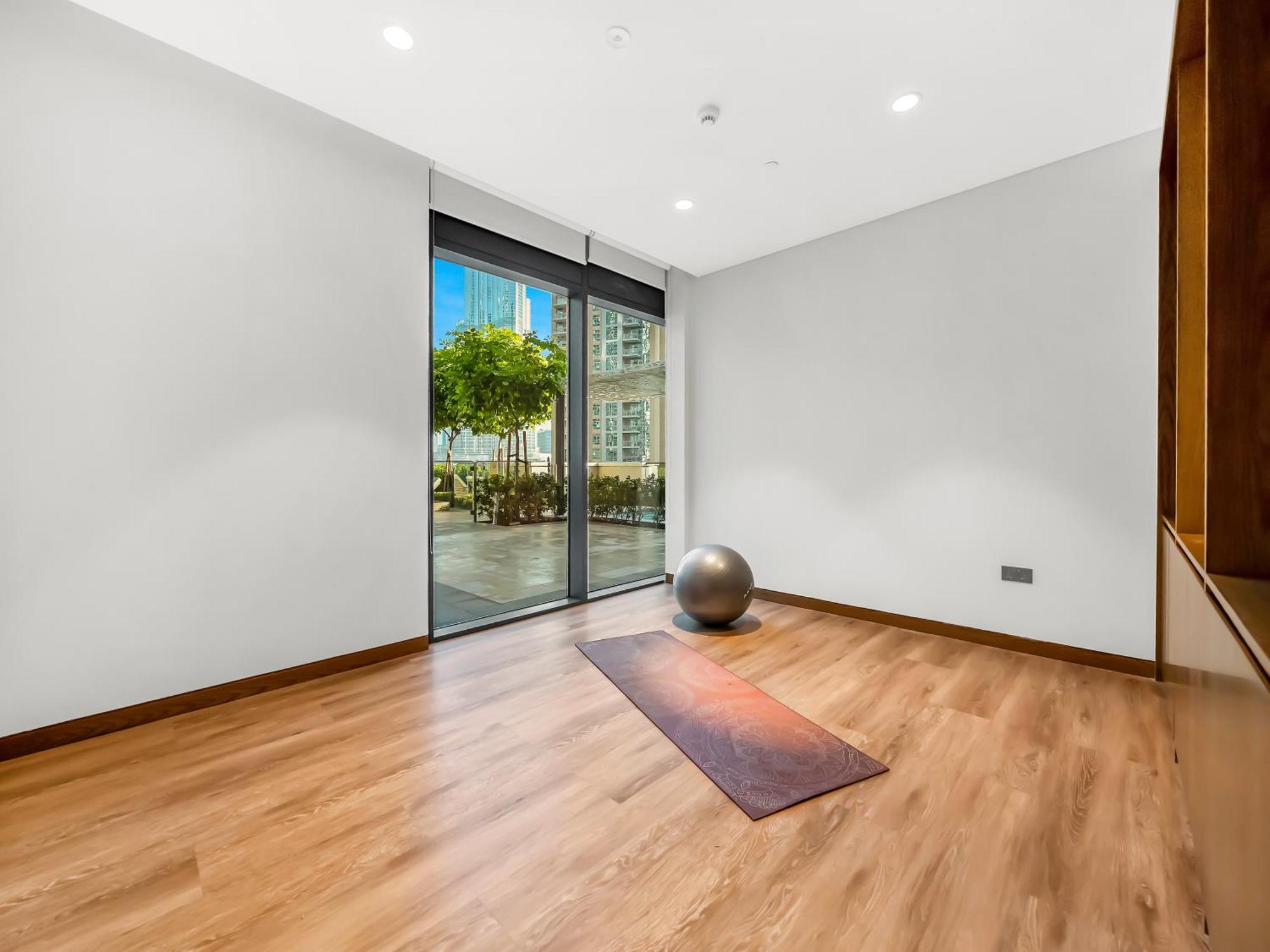 Luxurious & Spacious 2br L Burj & Fountain Views L Walk To Mall L Pool L Gym *