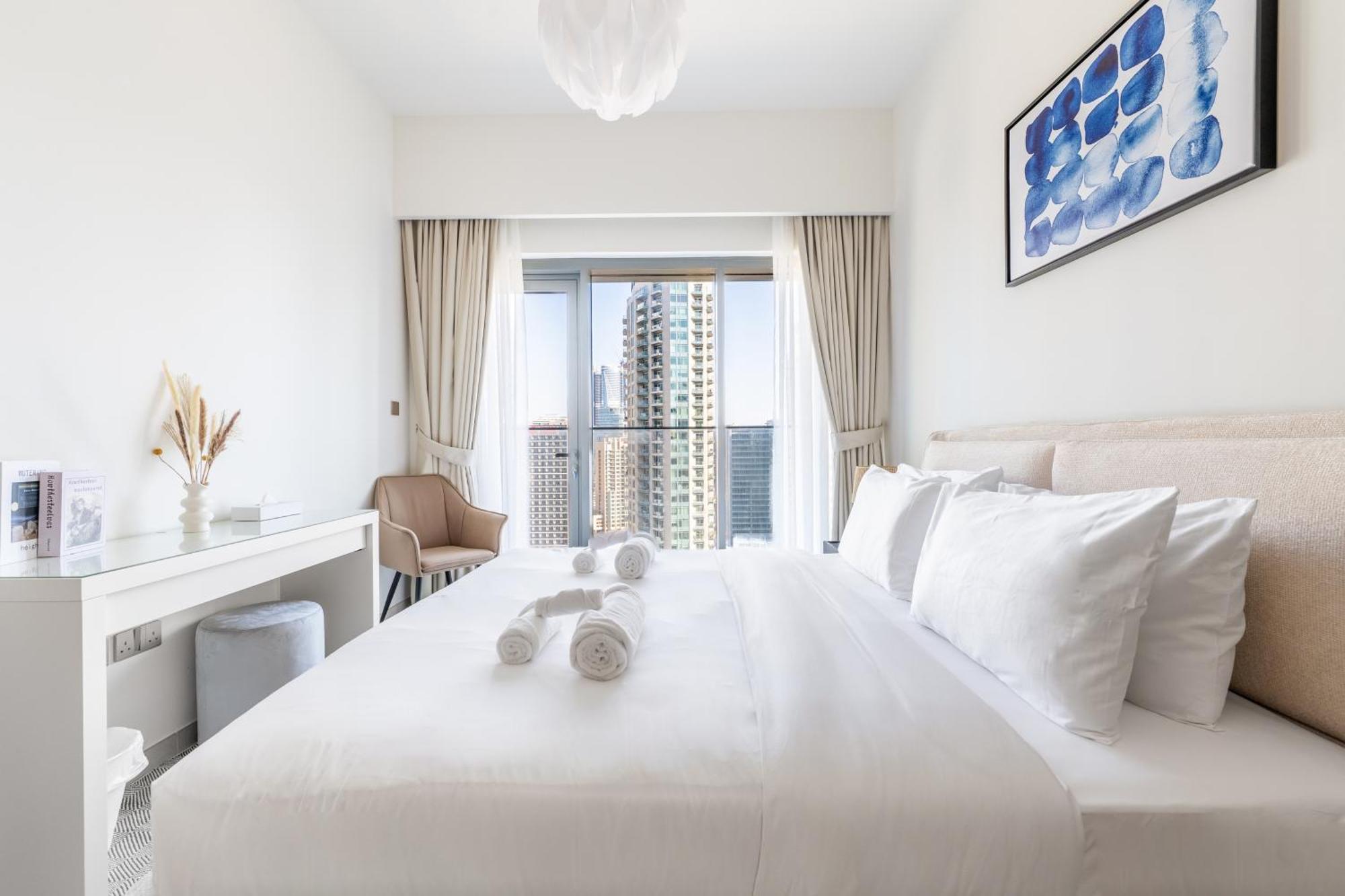 Elegant 2br In Burj Royale * Dubai