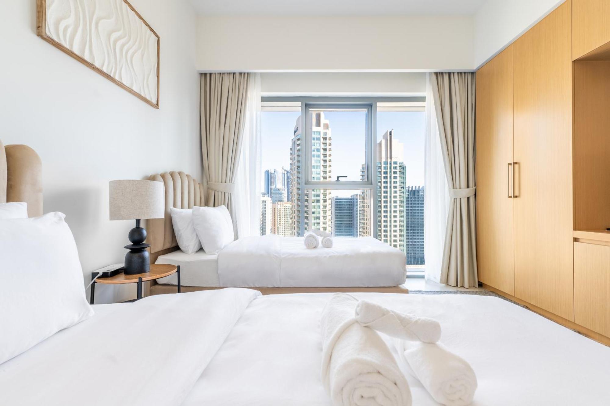 Elegant 2br In Burj Royale Dubai
