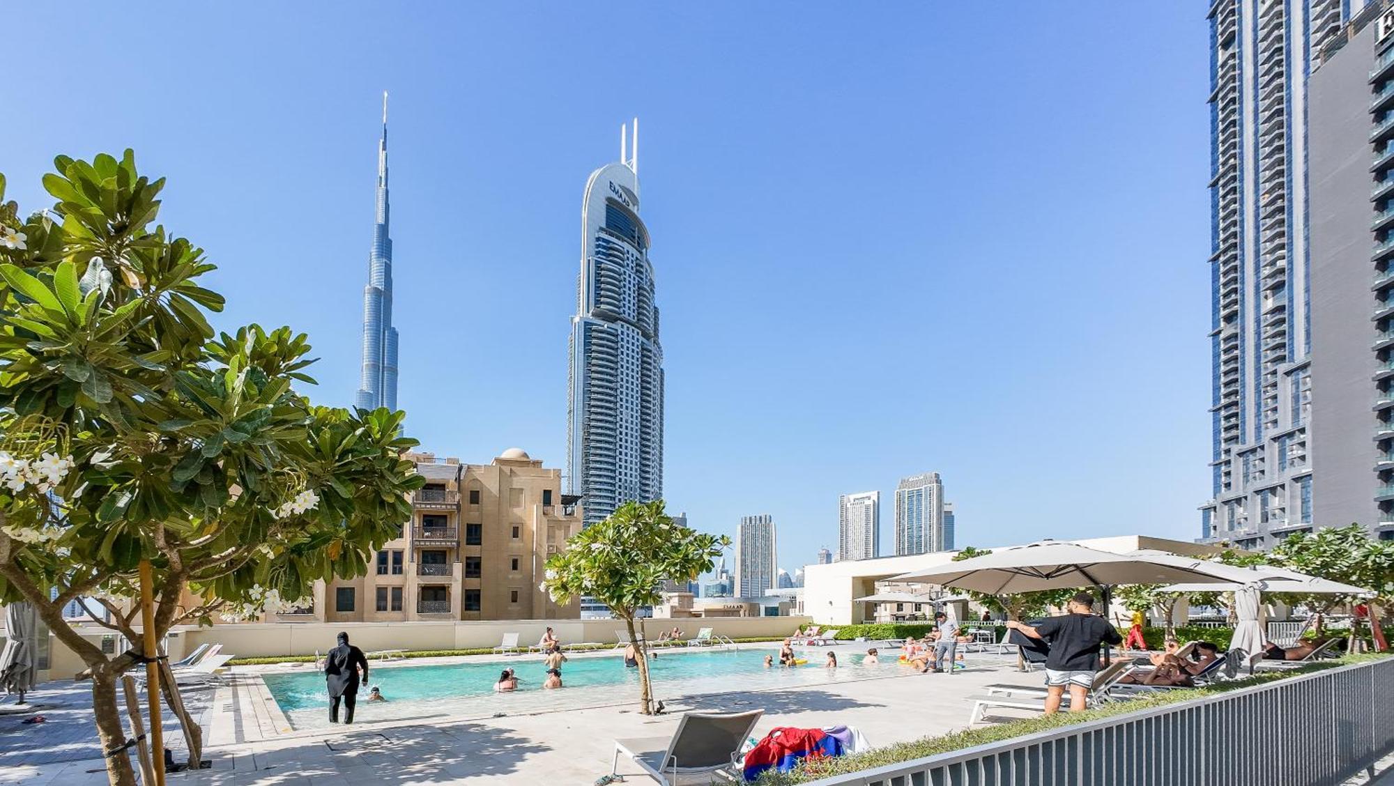 Apartment Elegant 2br In Burj Royale *