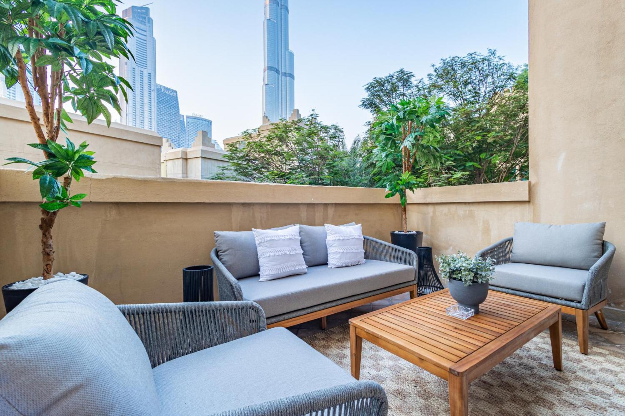 Upgraded 1br Retreat With Iconic Burj Khalifa Views