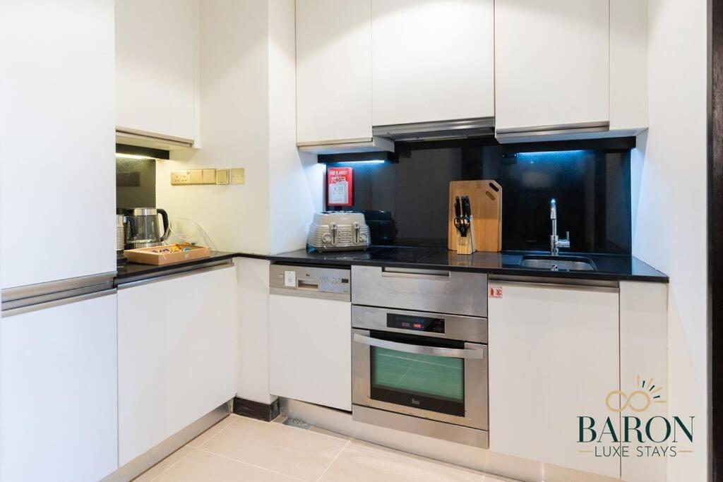 Sophisticated Studio, Emaar Residences Marina Apartamento Dubai