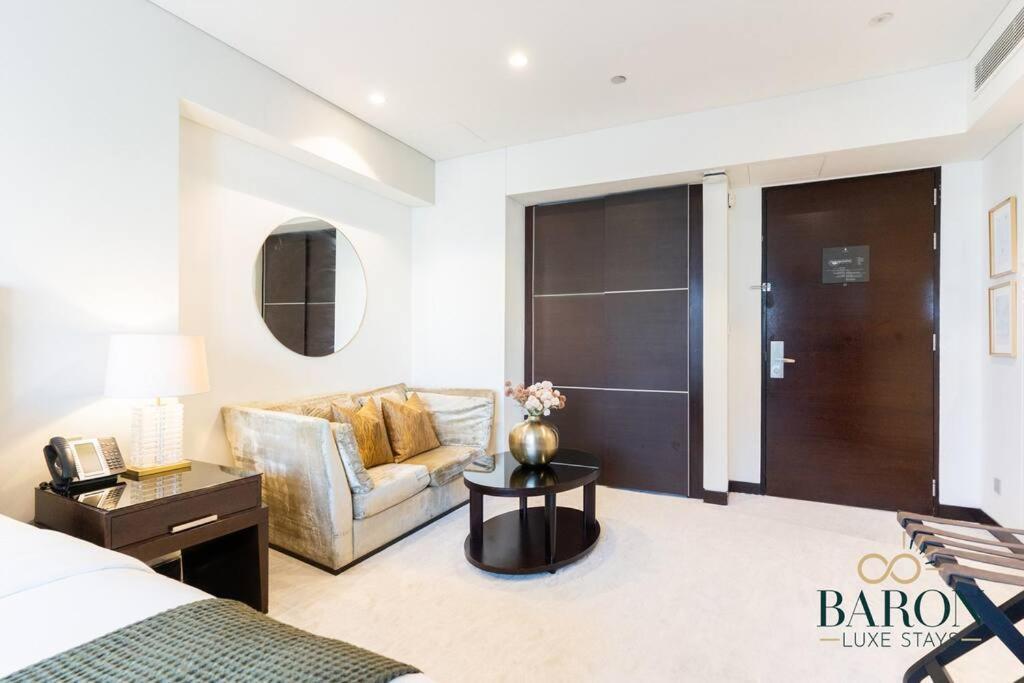 Sophisticated Studio, Emaar Residences Marina Apartamento