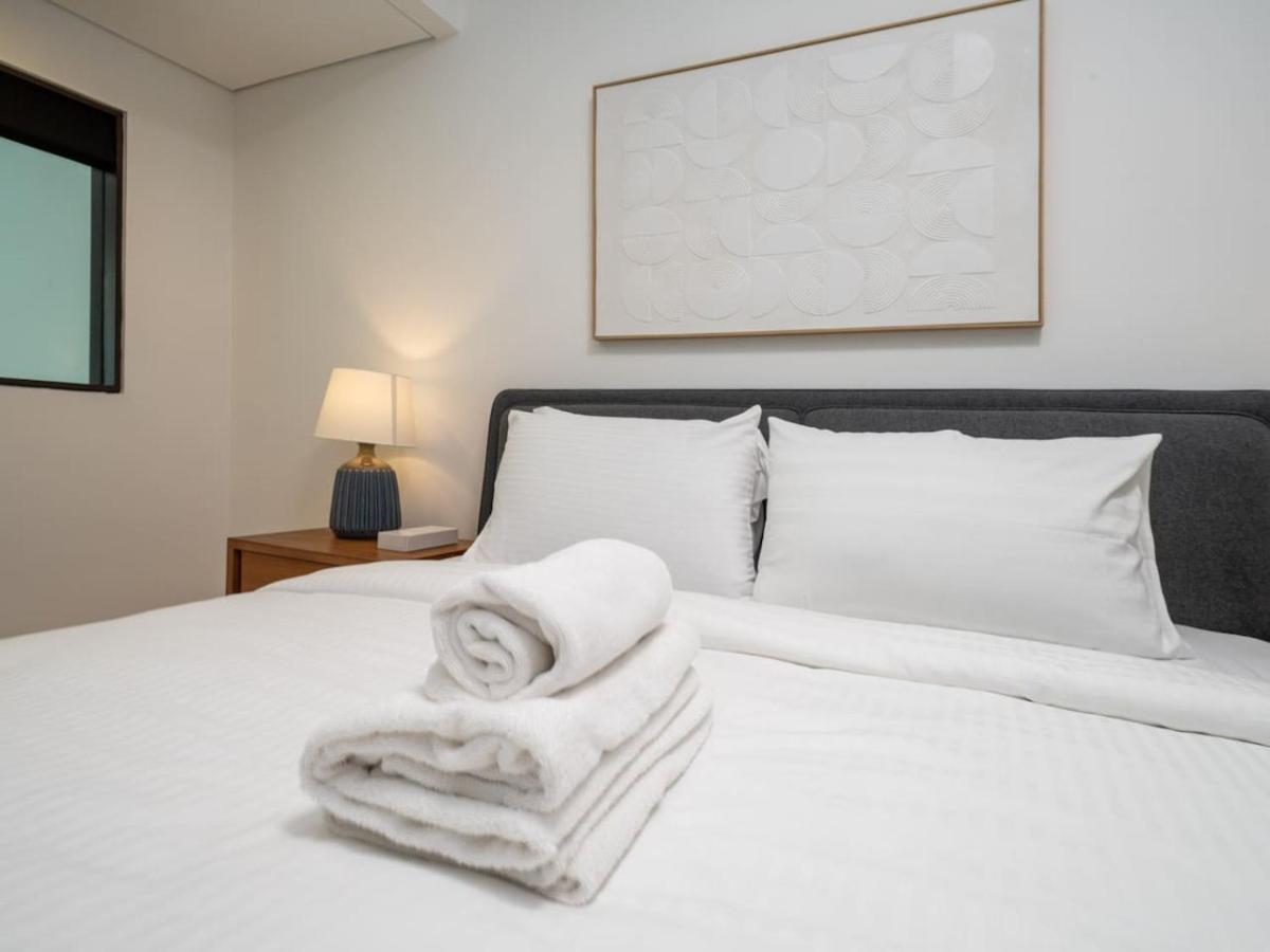 Daire Elegant 2 Bed Downtown Duplex - Prime Location *
