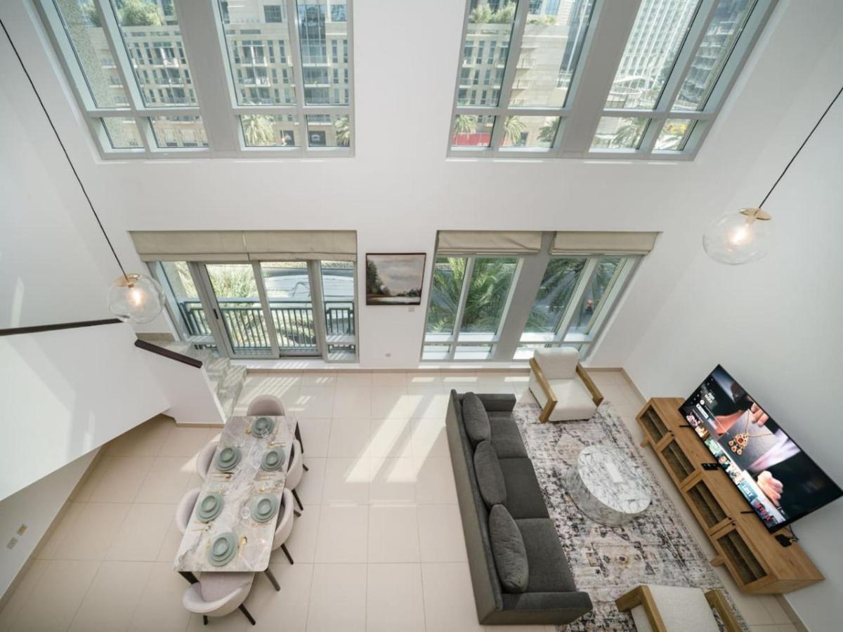 Daire Elegant 2 Bed Downtown Duplex - Prime Location