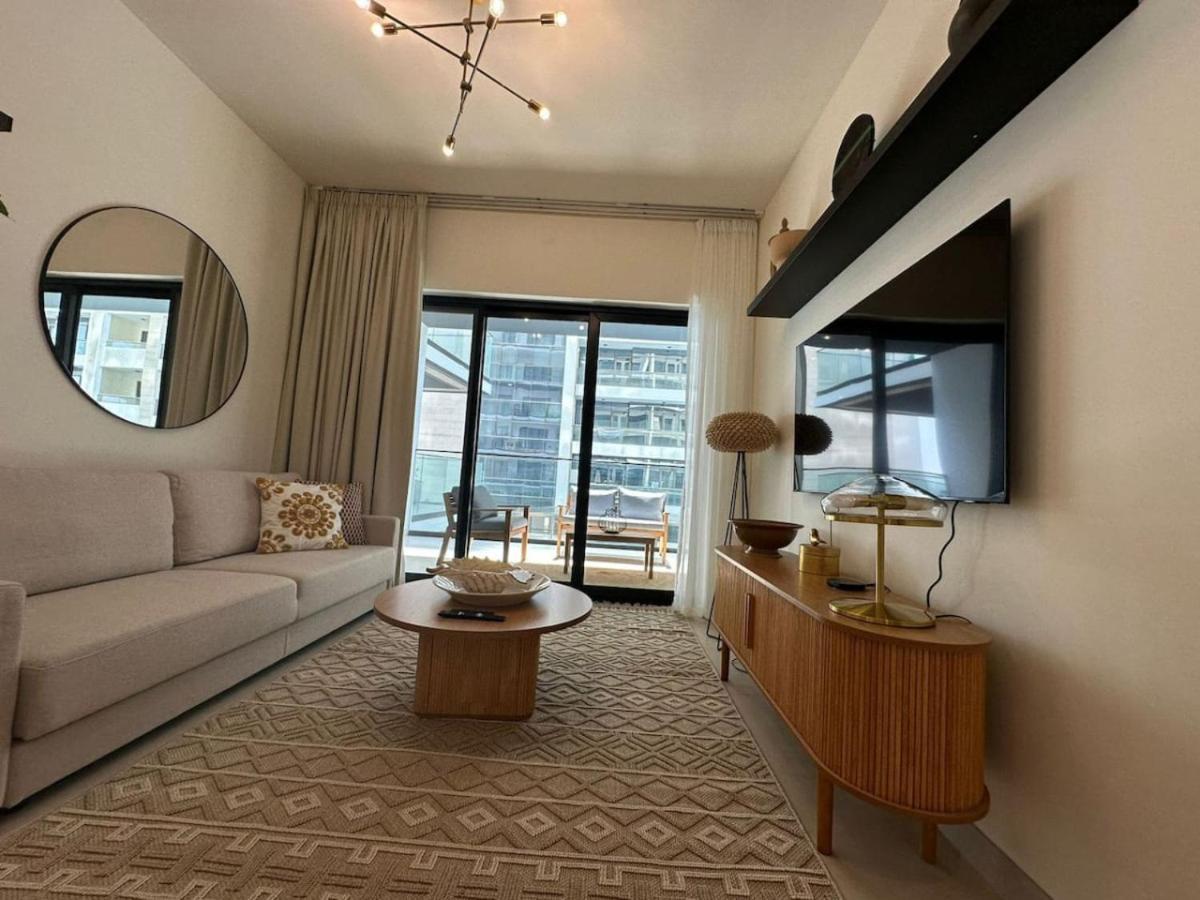Spacious 1br In Binghatti Creek *