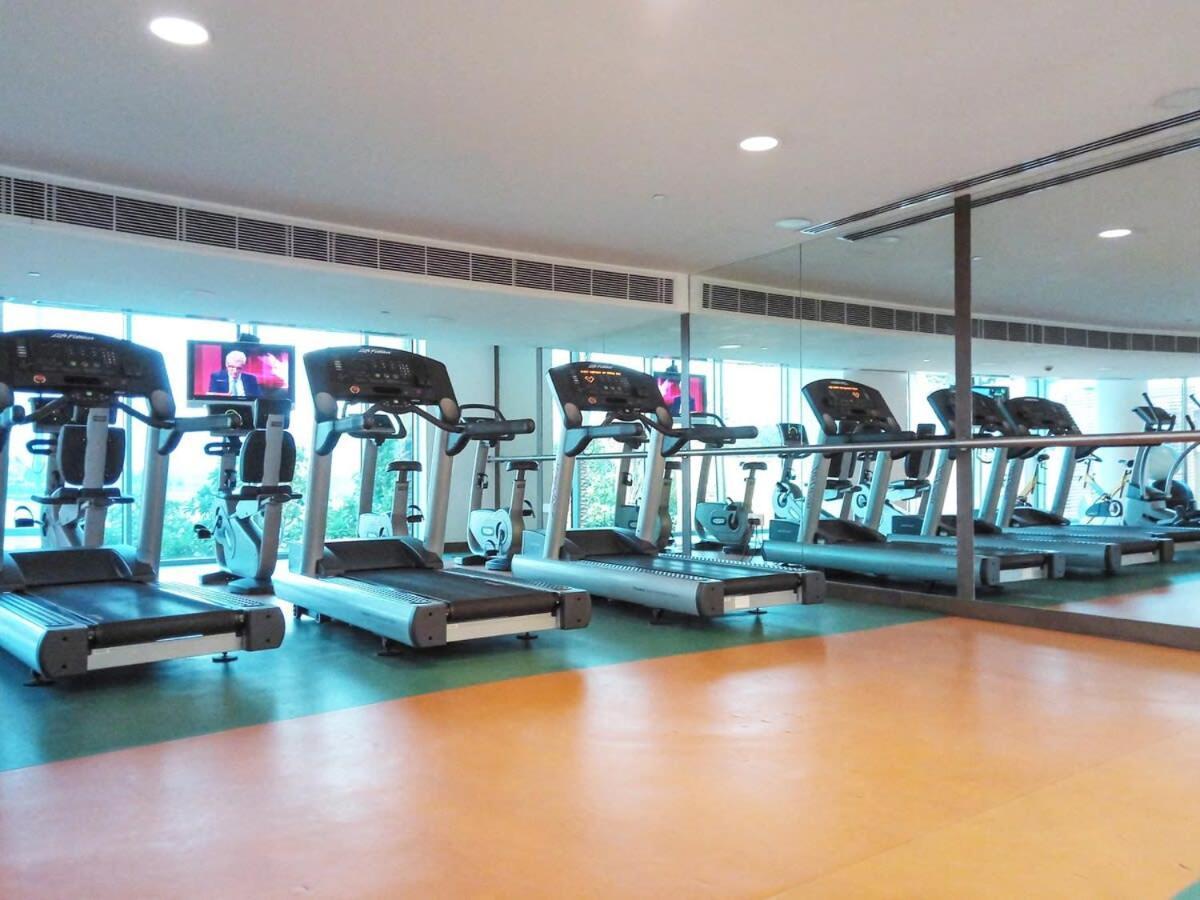 Frank Porter - Marsa Plaza North Apartment Dubai