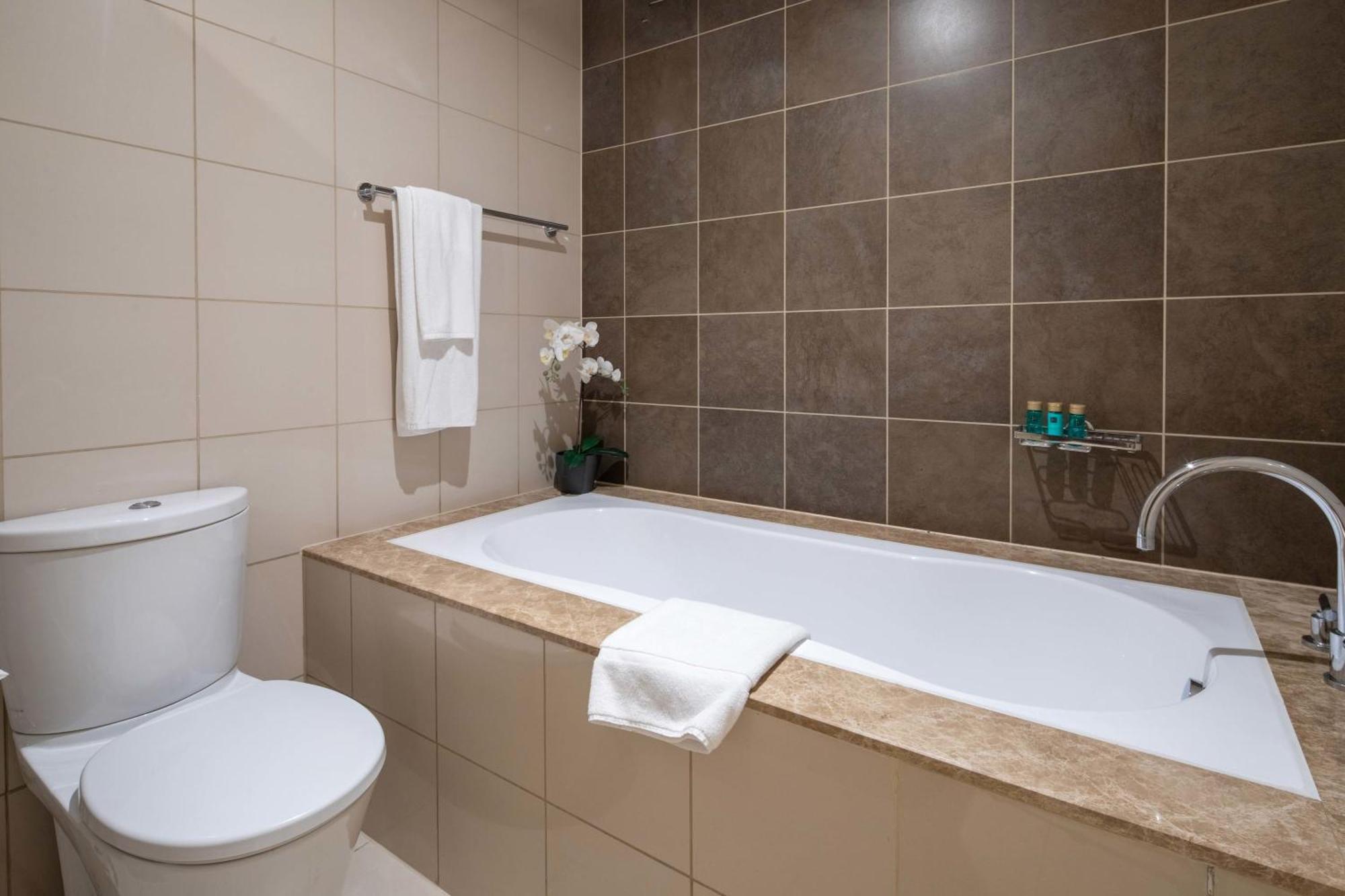 Frank Porter - Marsa Plaza North Apartment *