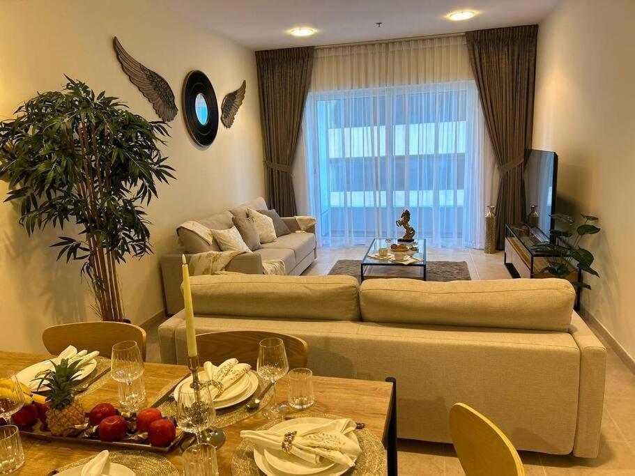1bhk In Marina Near Tram Apartment