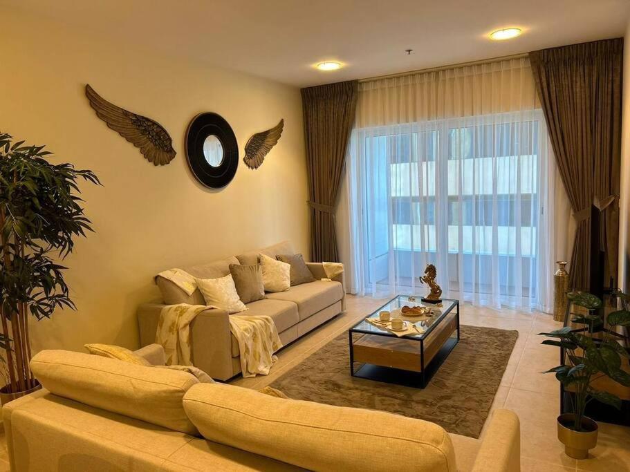 1bhk In Marina Near Tram Apartment *