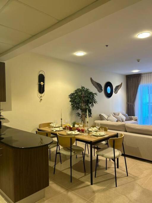 1bhk In Marina Near Tram Apartment *