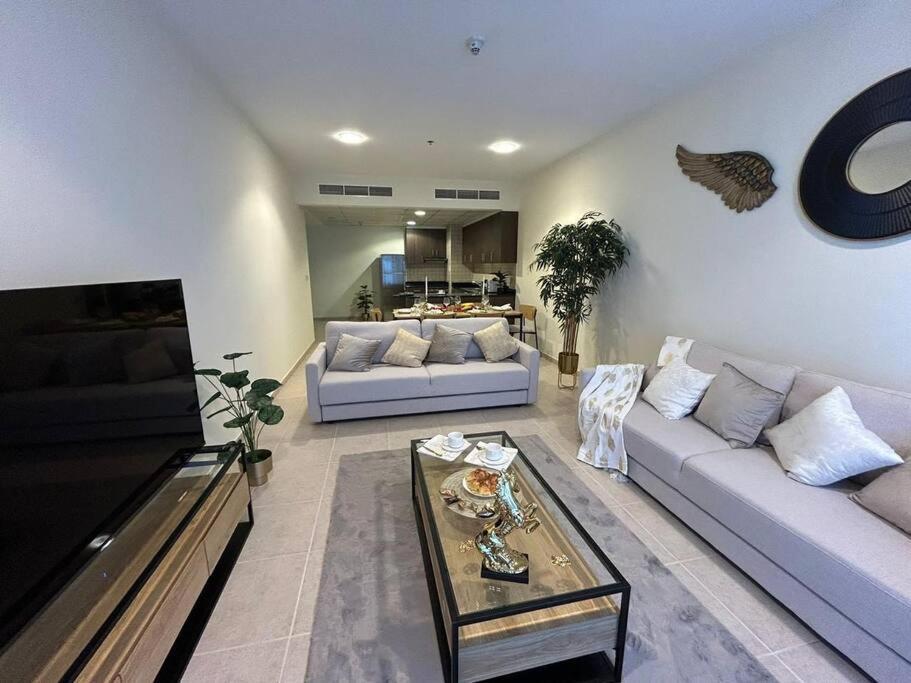 1bhk In Marina Near Tram