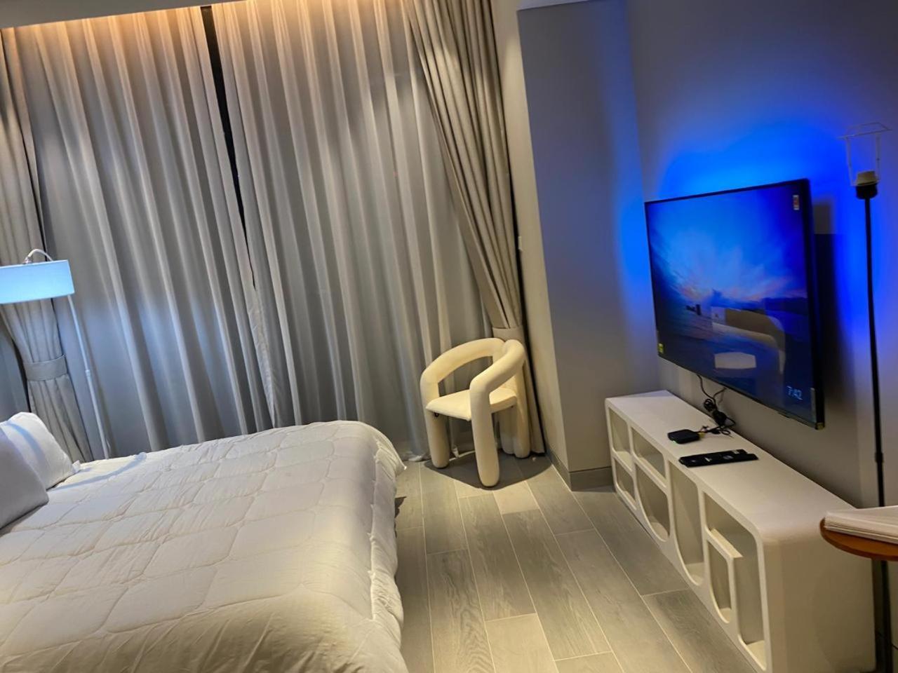 Apartamento With Stunning Marina And Eye View *
