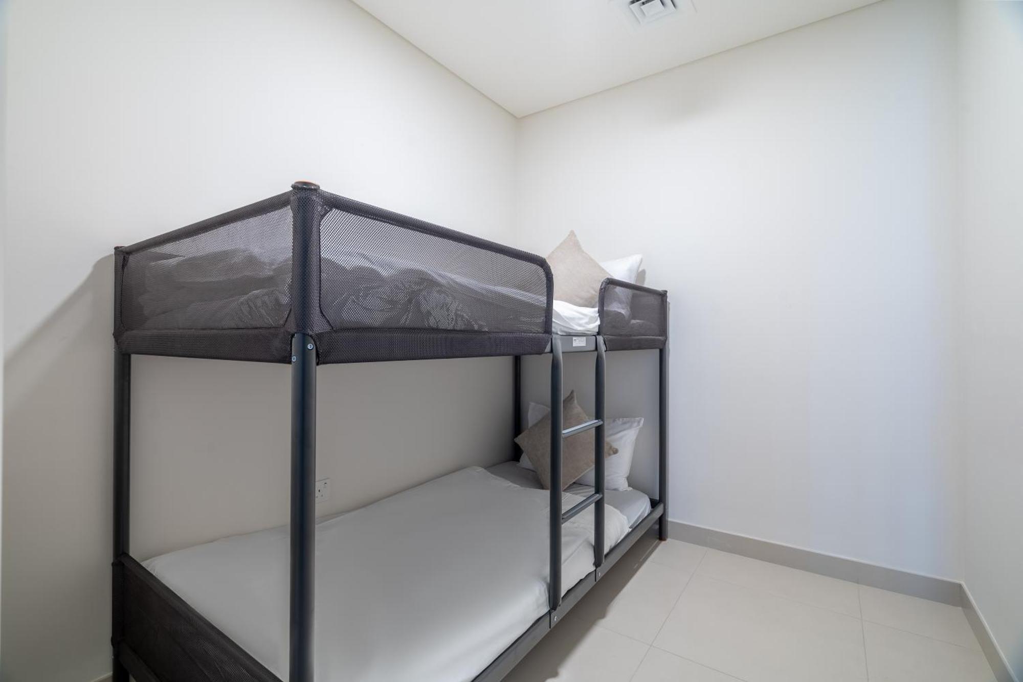 Burj Khalifa View Luxury Steps From Mall Apartment Dubai