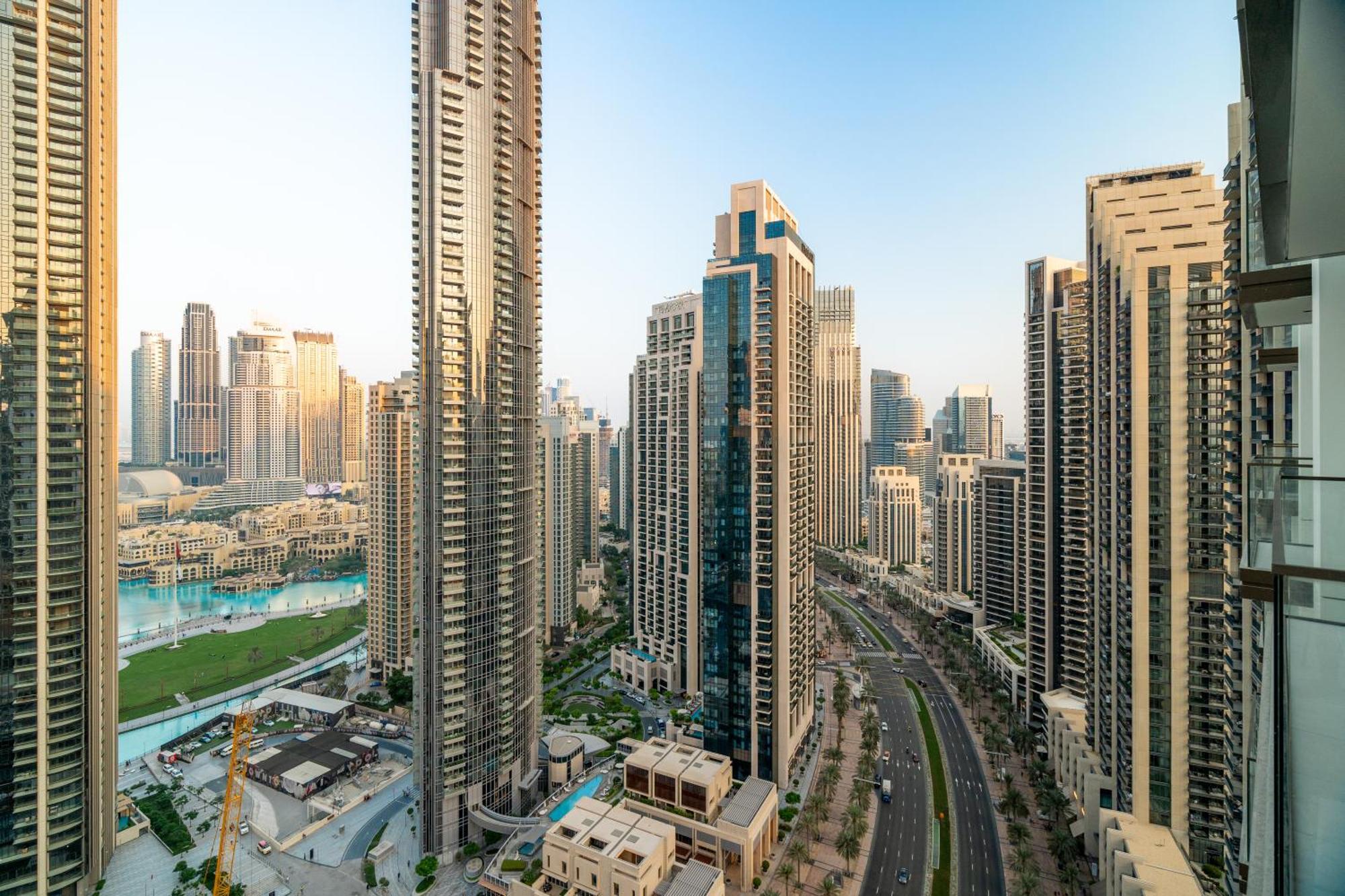 Burj Khalifa View Luxury Steps From Mall Apartment Dubai