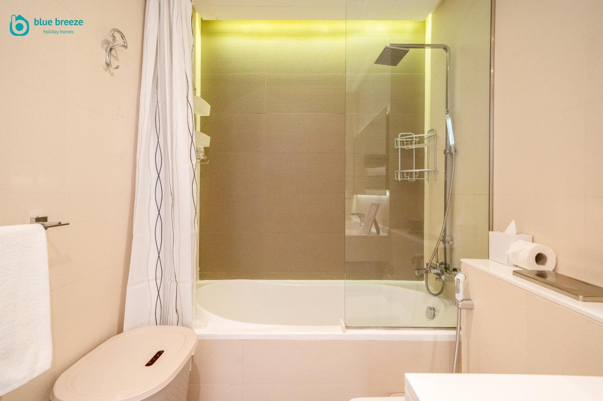 Blue Breeze - Modern With Partial Marina Views & Balcony Apartment Dubai